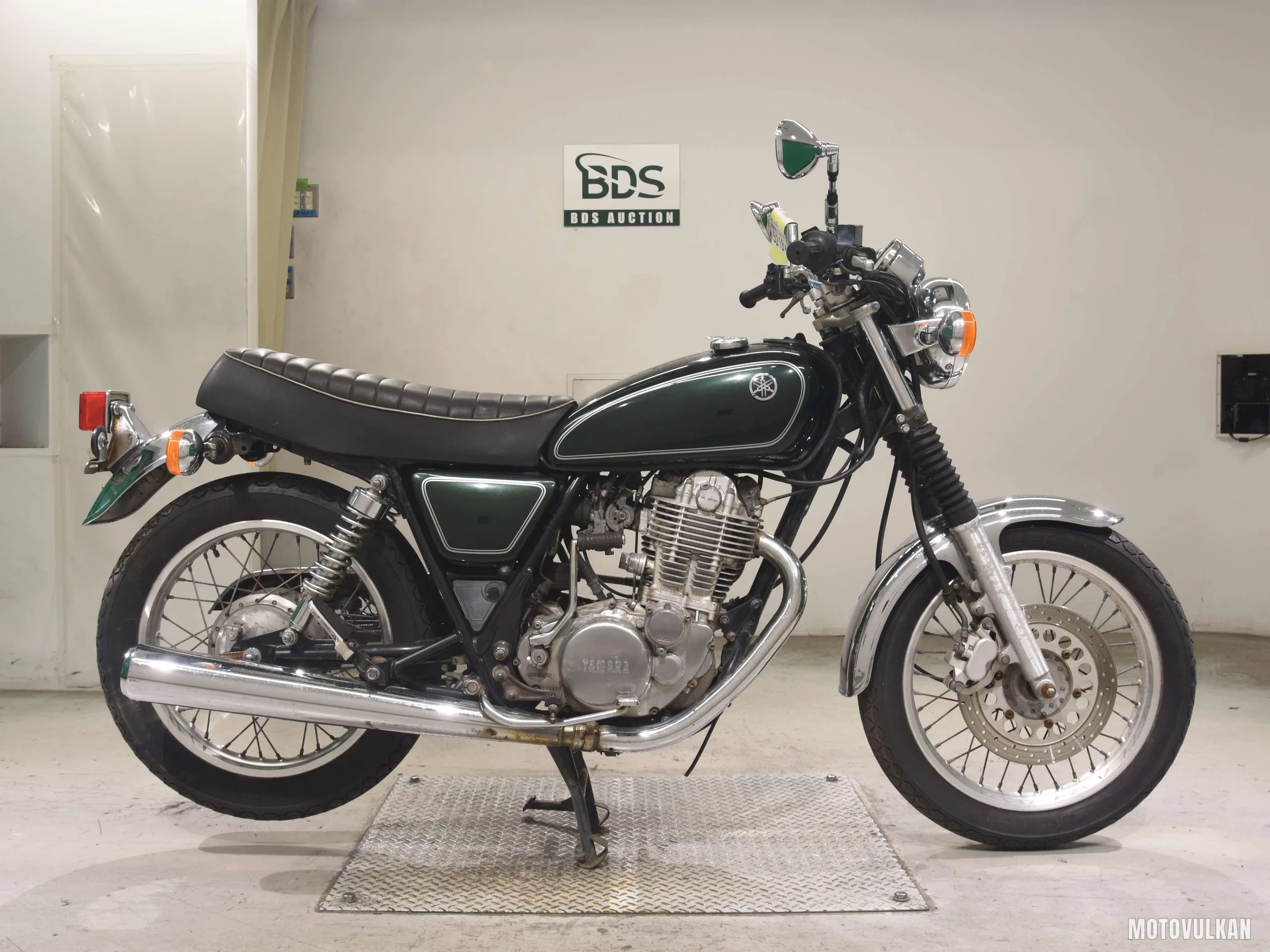 Yamaha SR400-3