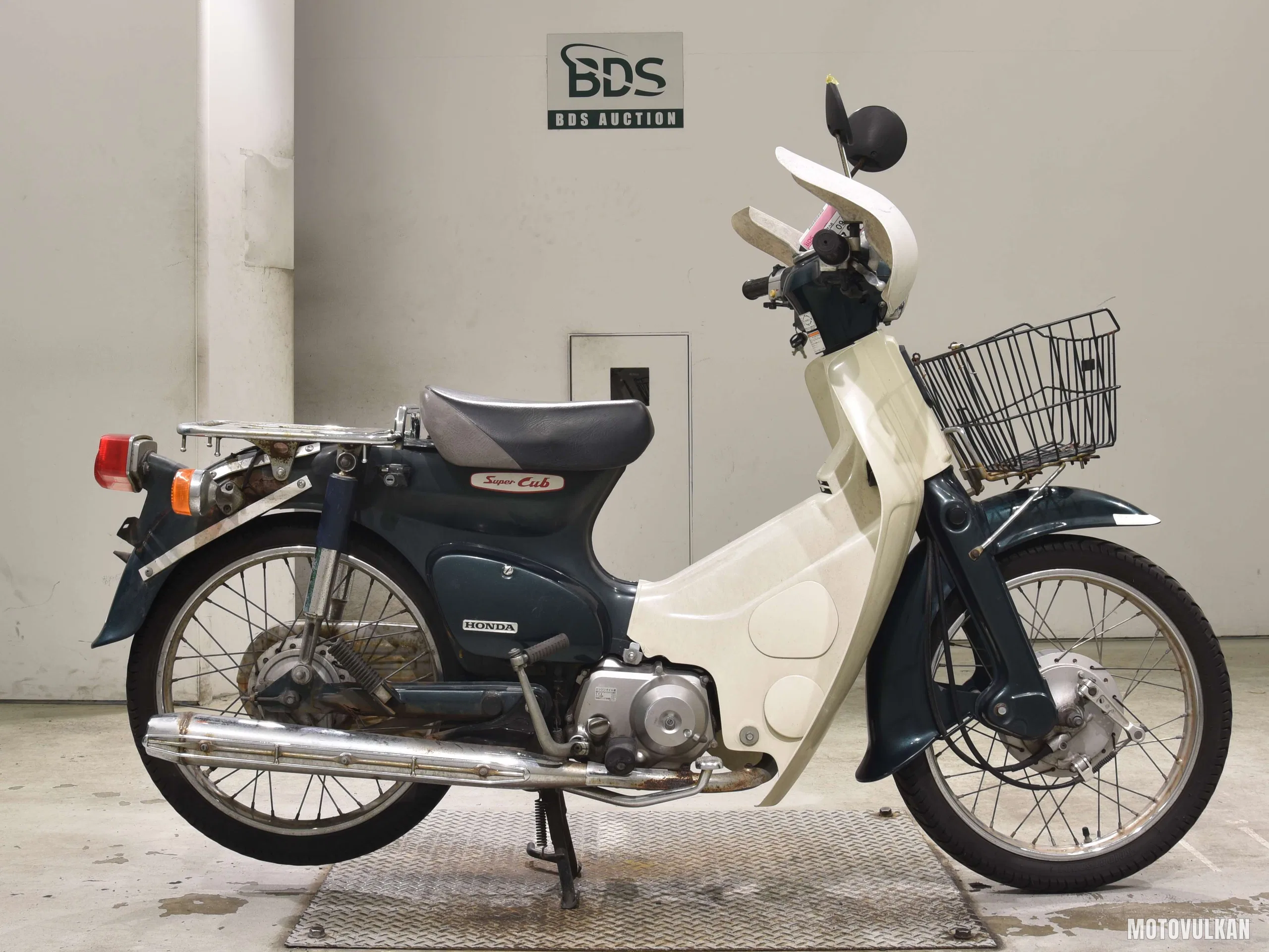 Honda C90