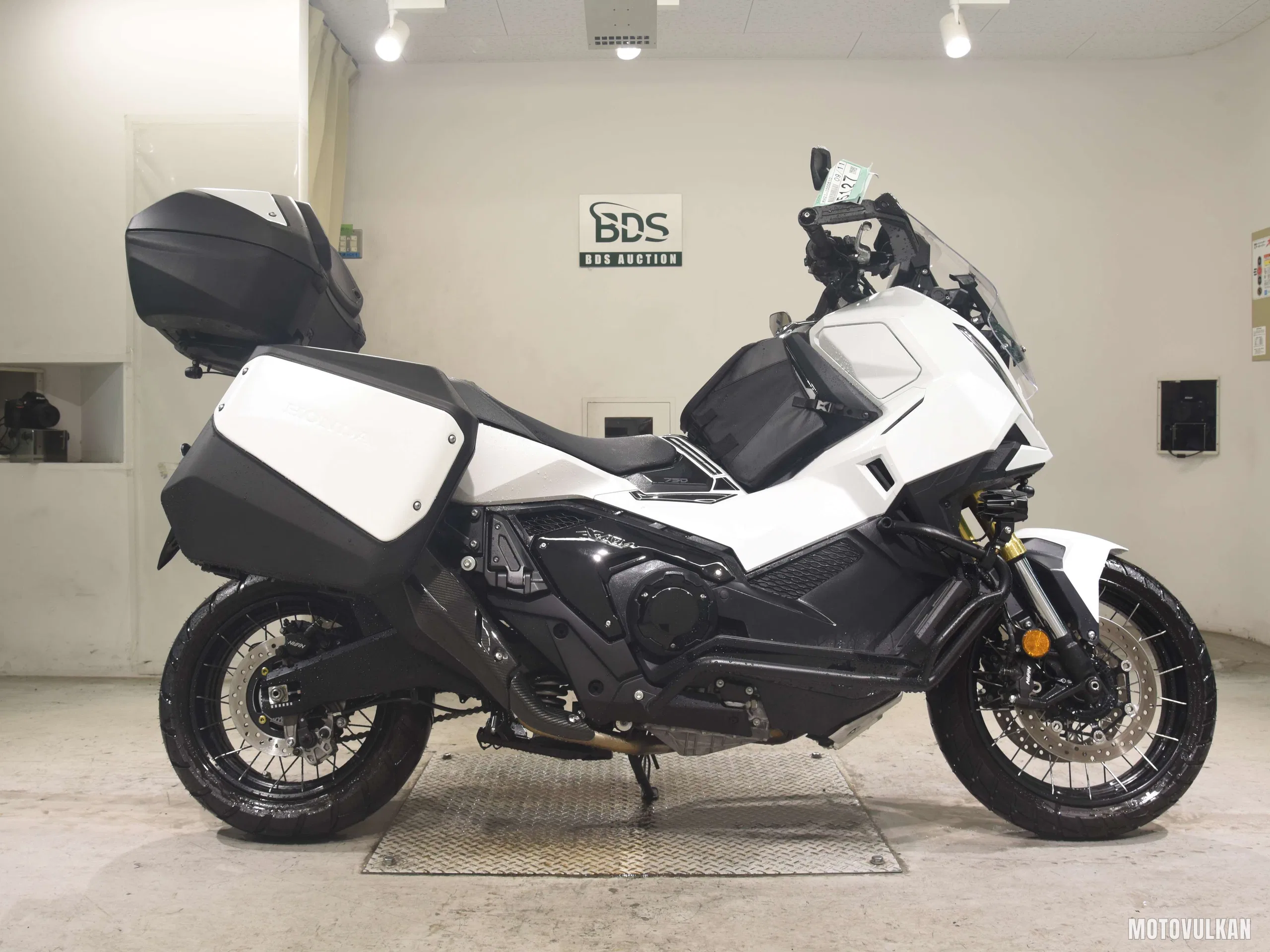 Honda X-ADV750-2