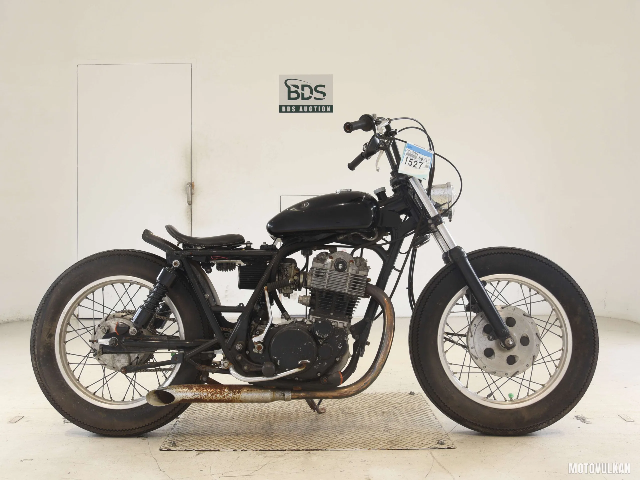 Yamaha SR400-2