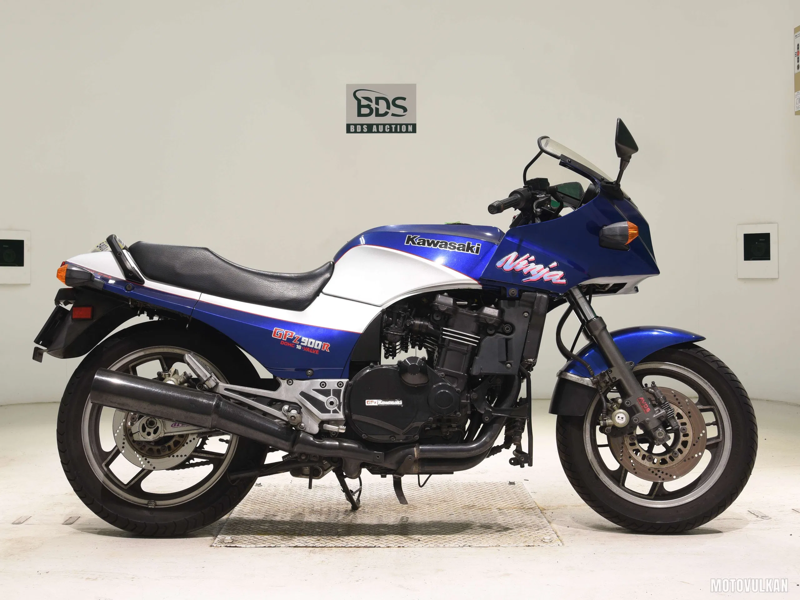 Kawasaki GPZ900R