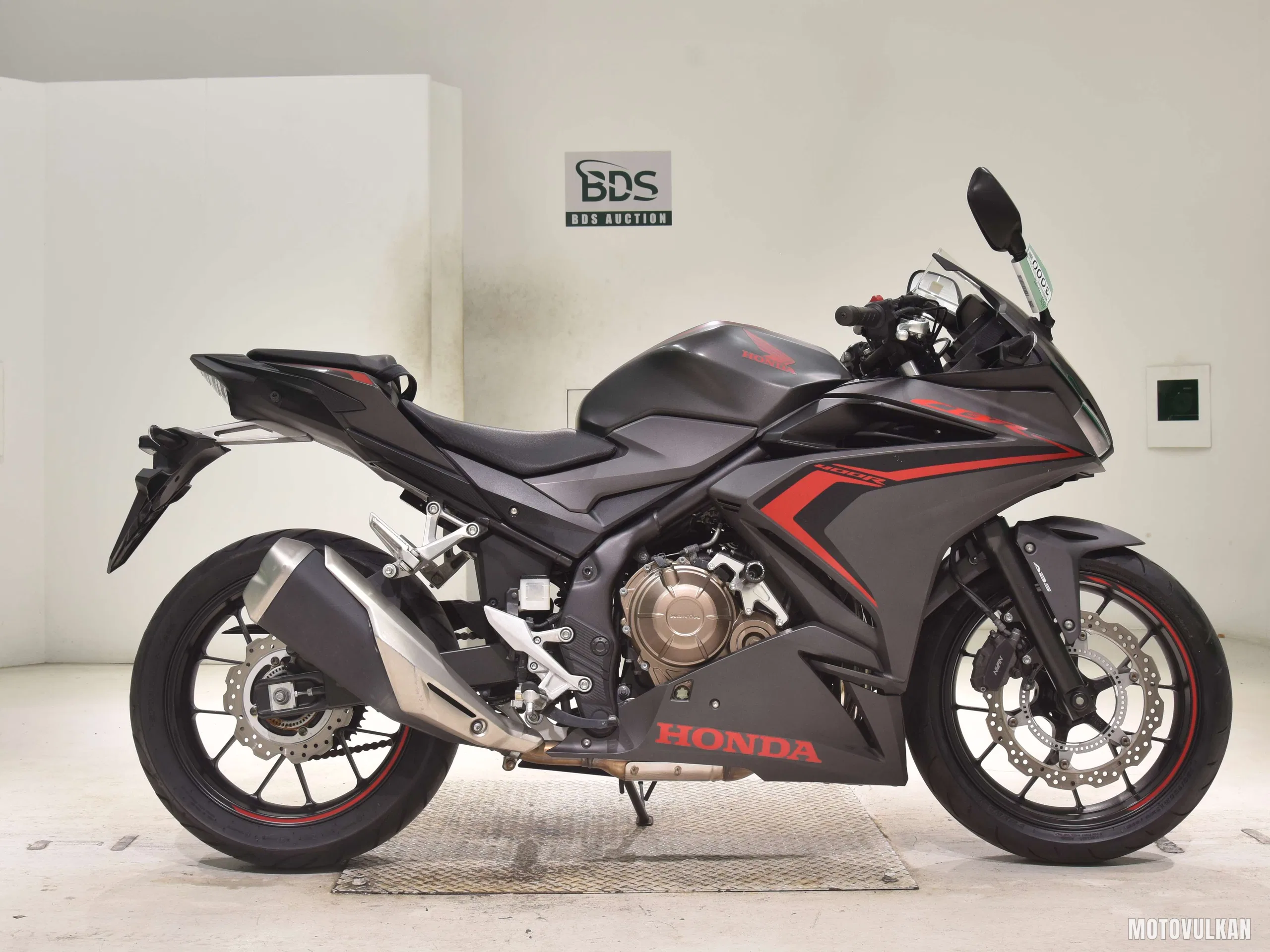Honda CBR400R-2