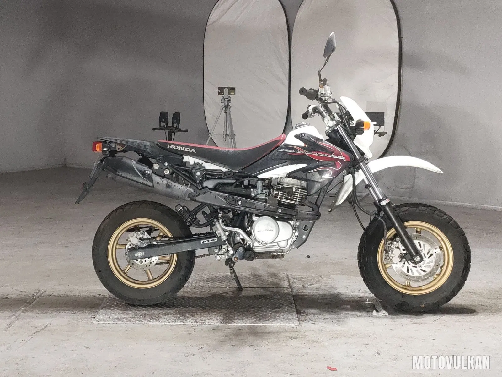 Honda XR100 Motard