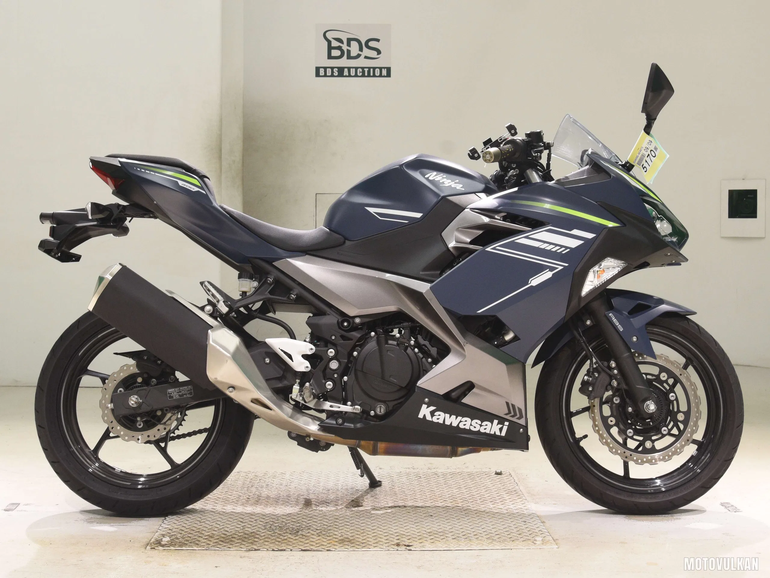 Kawasaki NINJA400-2