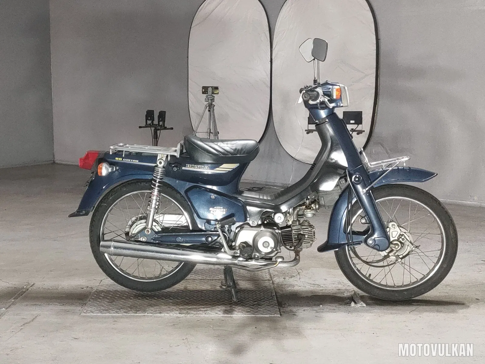 Honda Super Cub 50 Custom