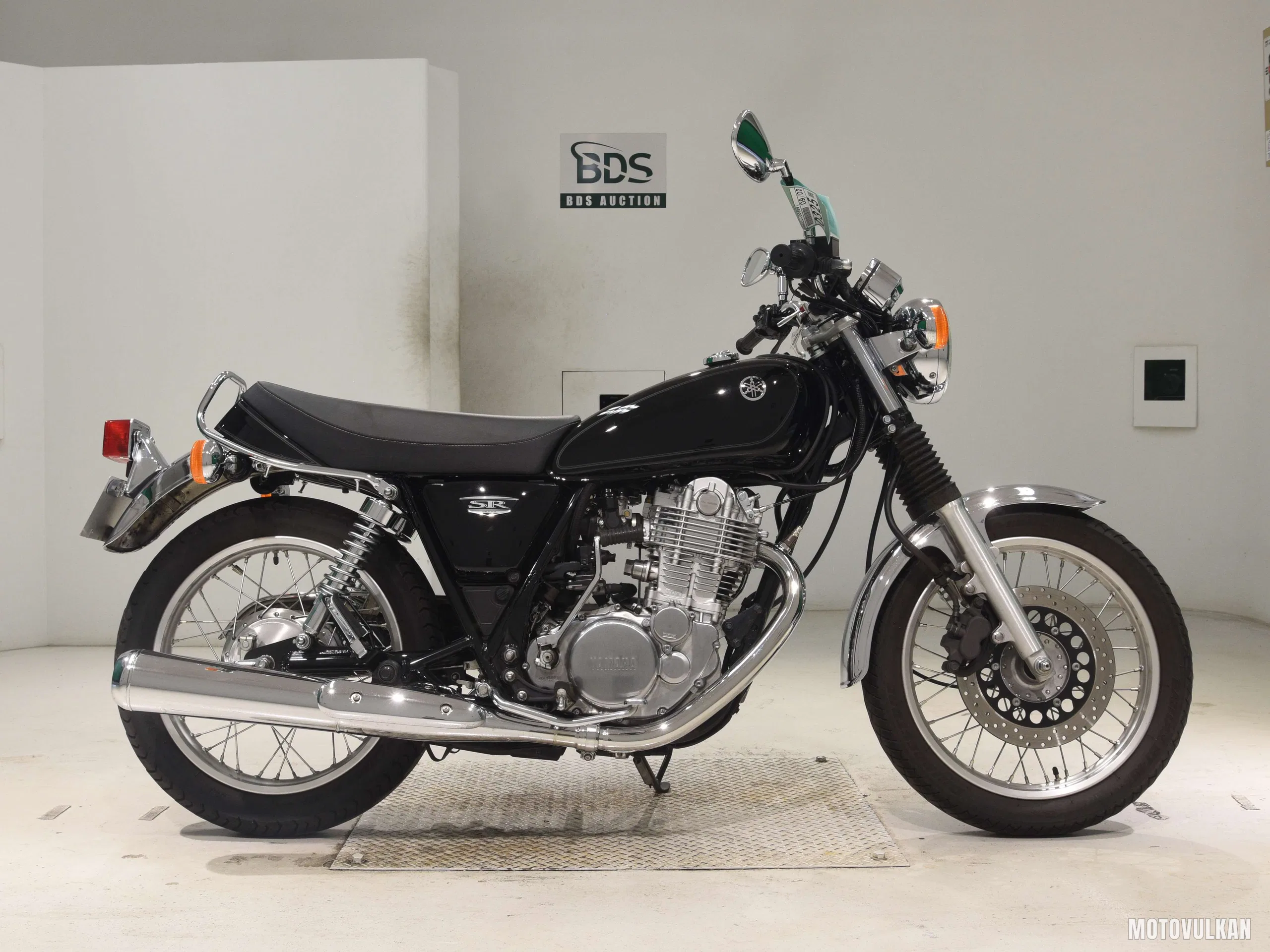 Yamaha SR400-4