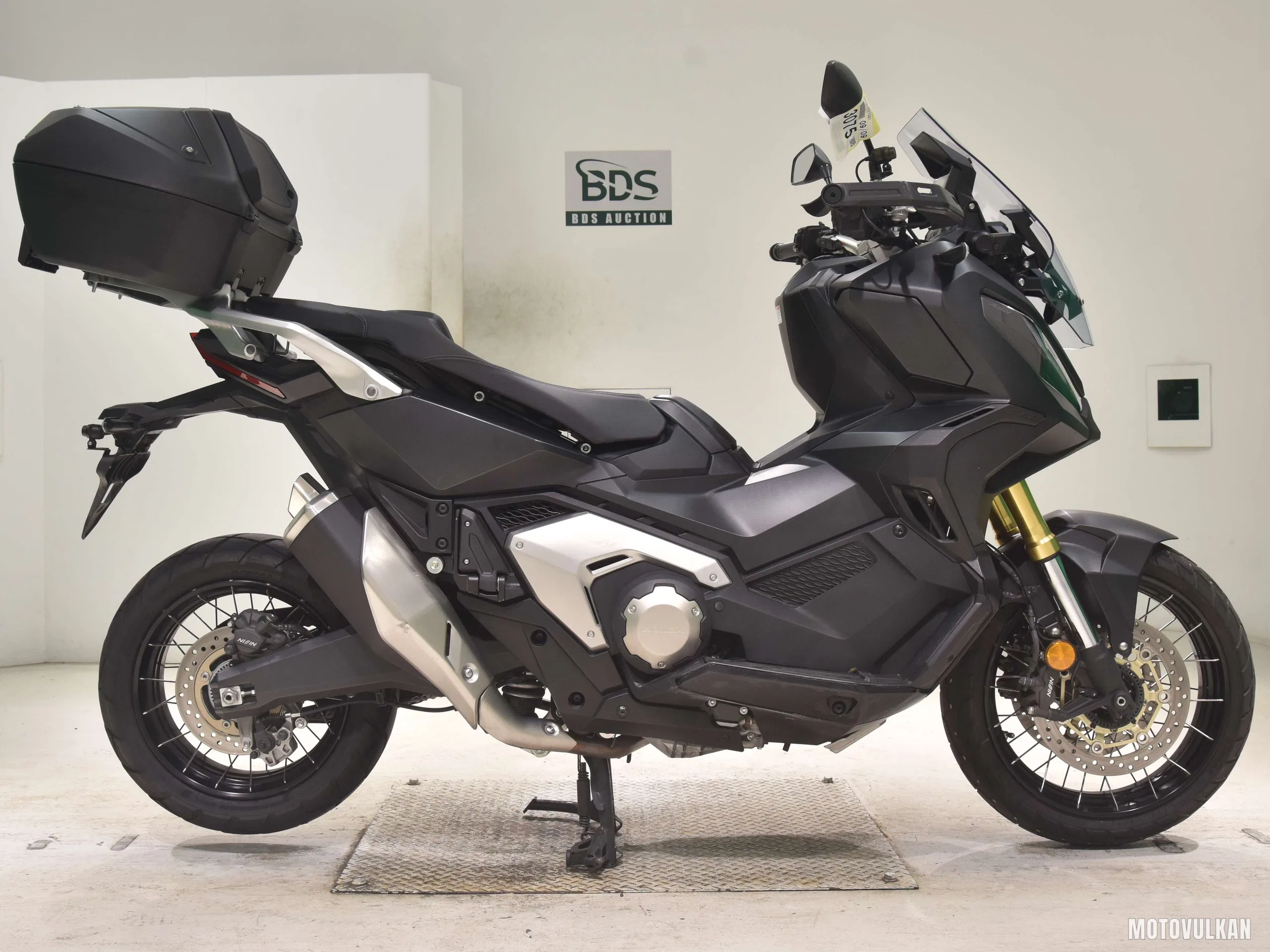 Honda X-ADV750-2