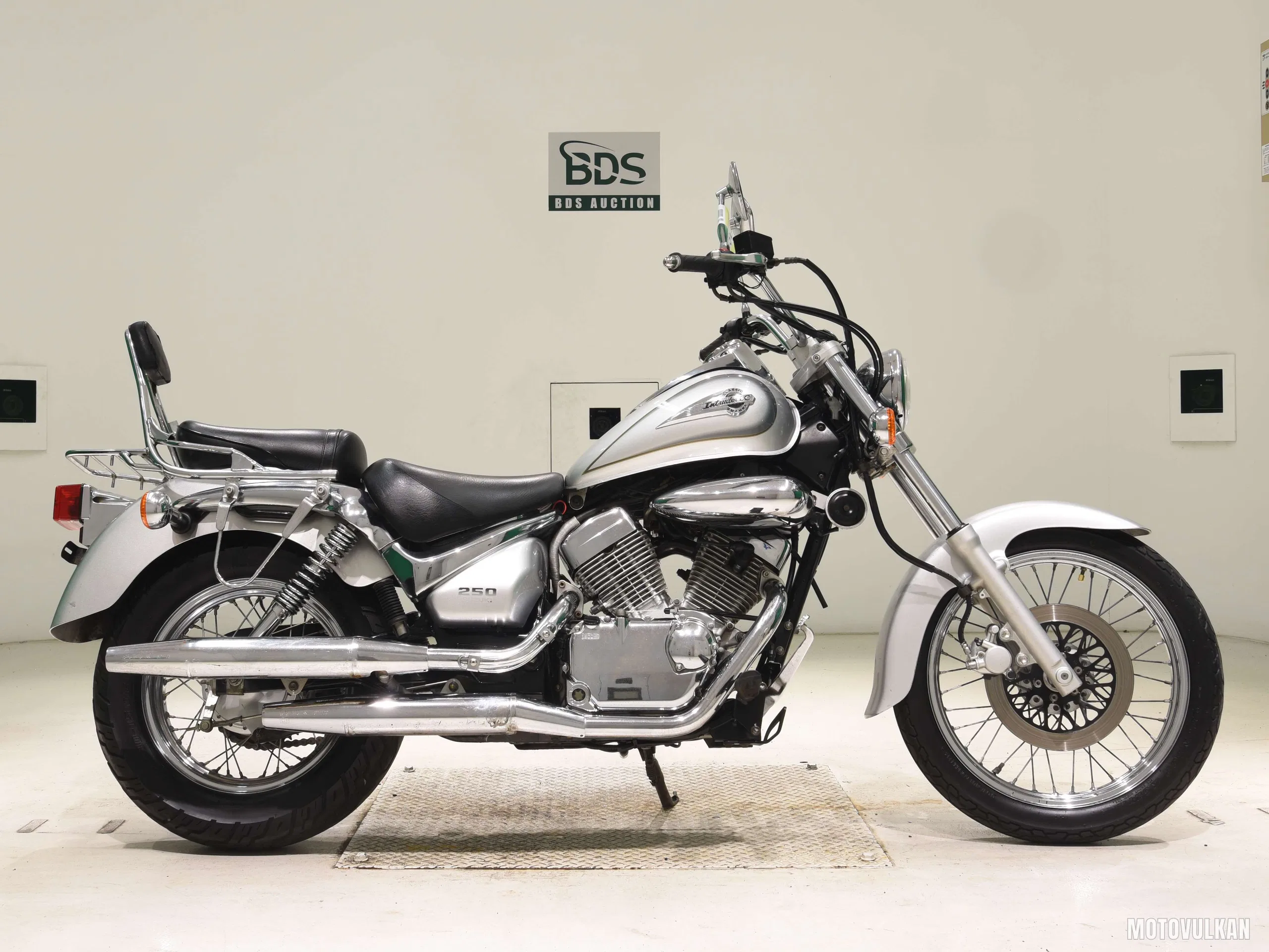Suzuki INTRUDER250LC