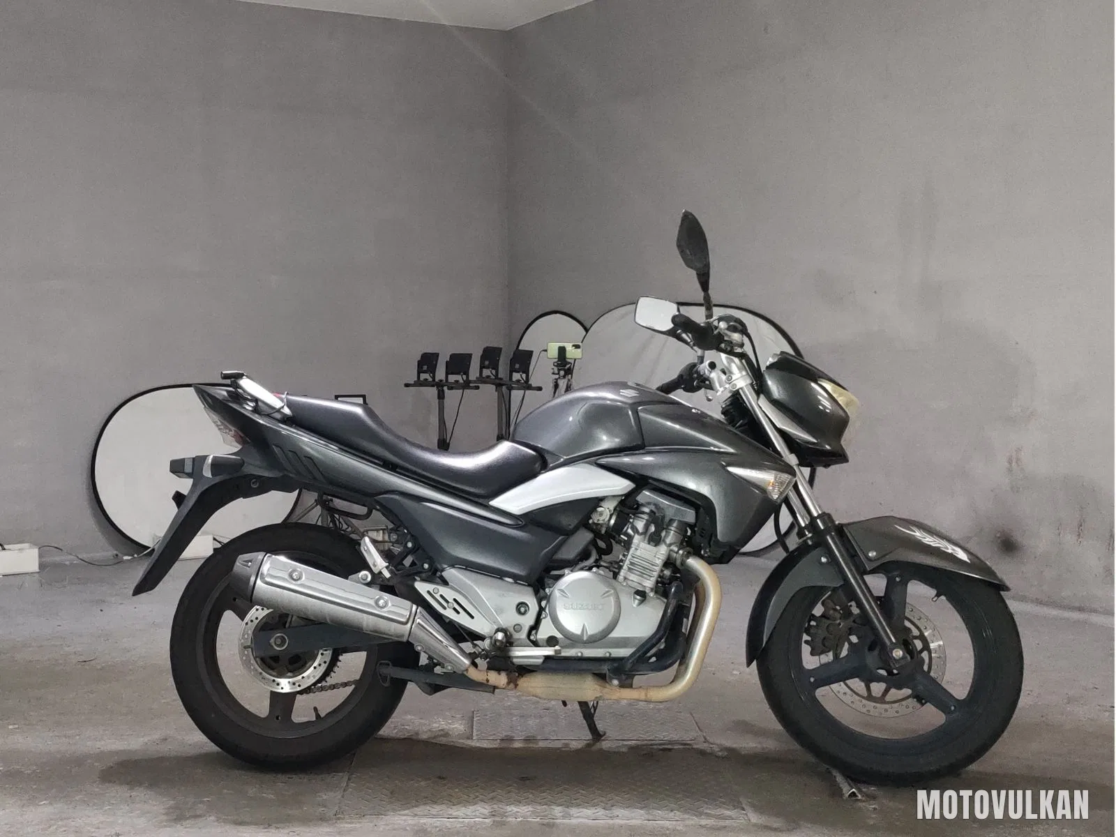 Suzuki GSR250