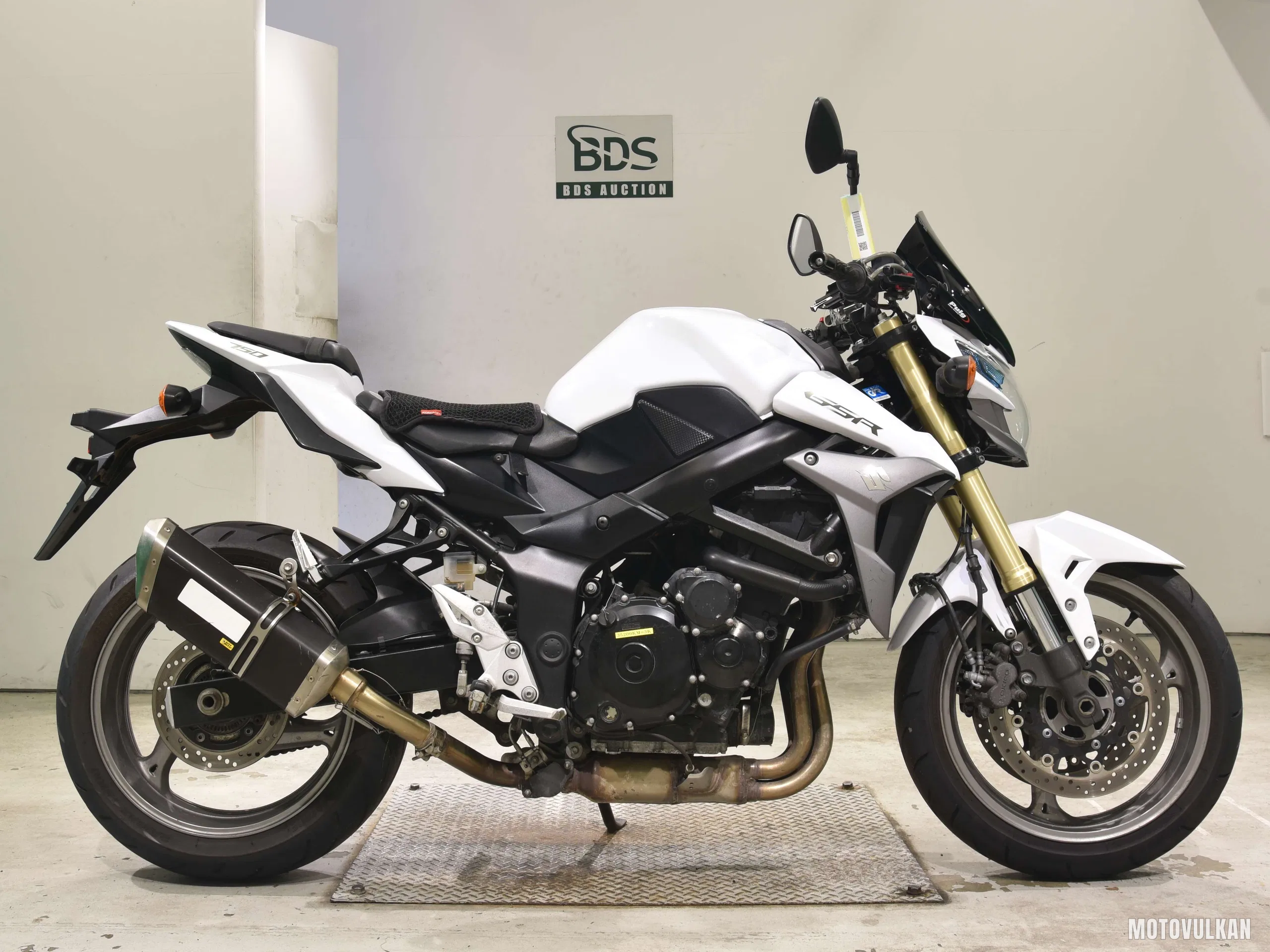 Suzuki GSR750A