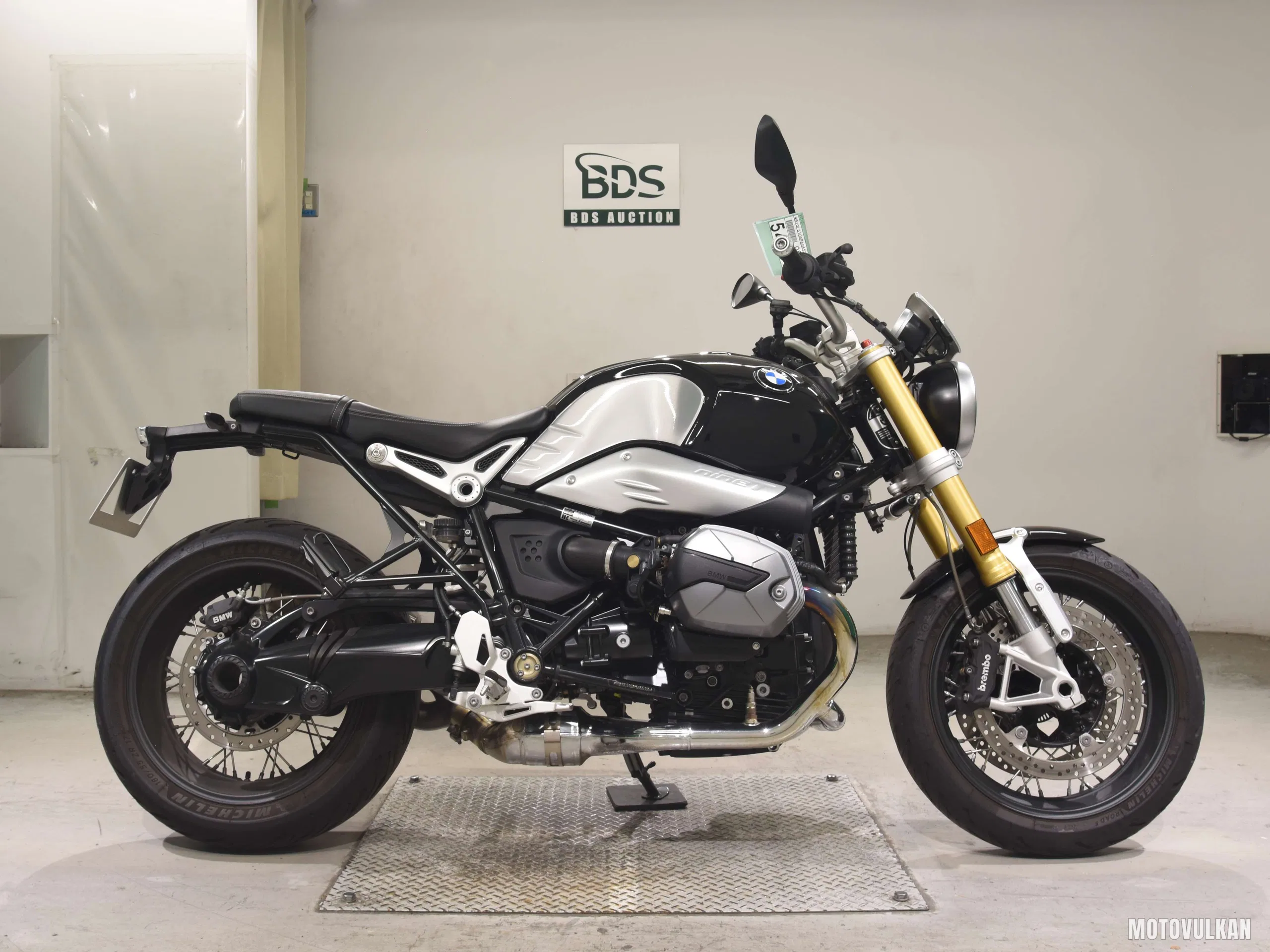  BMWR NINE T
