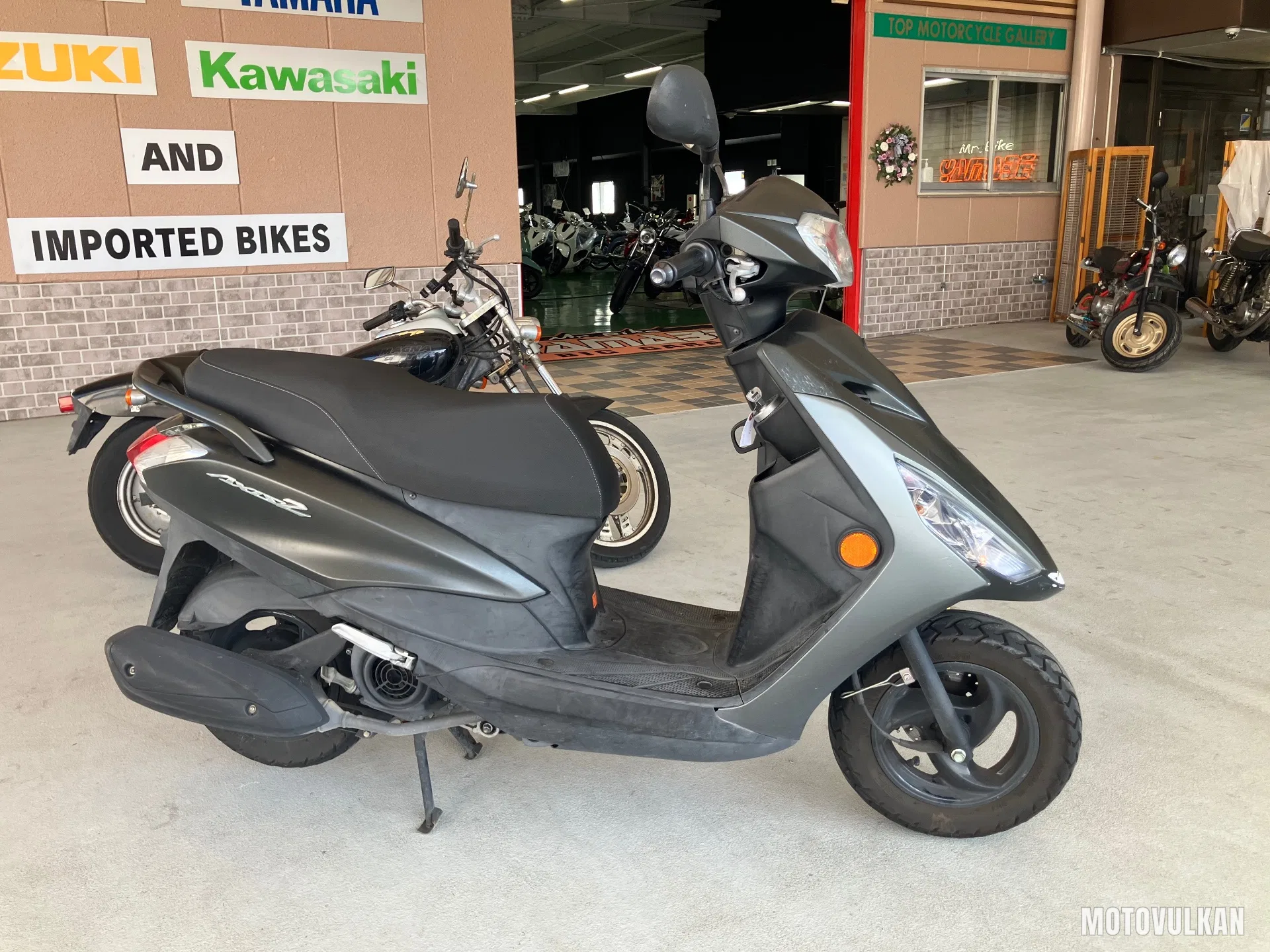Yamaha Axisz