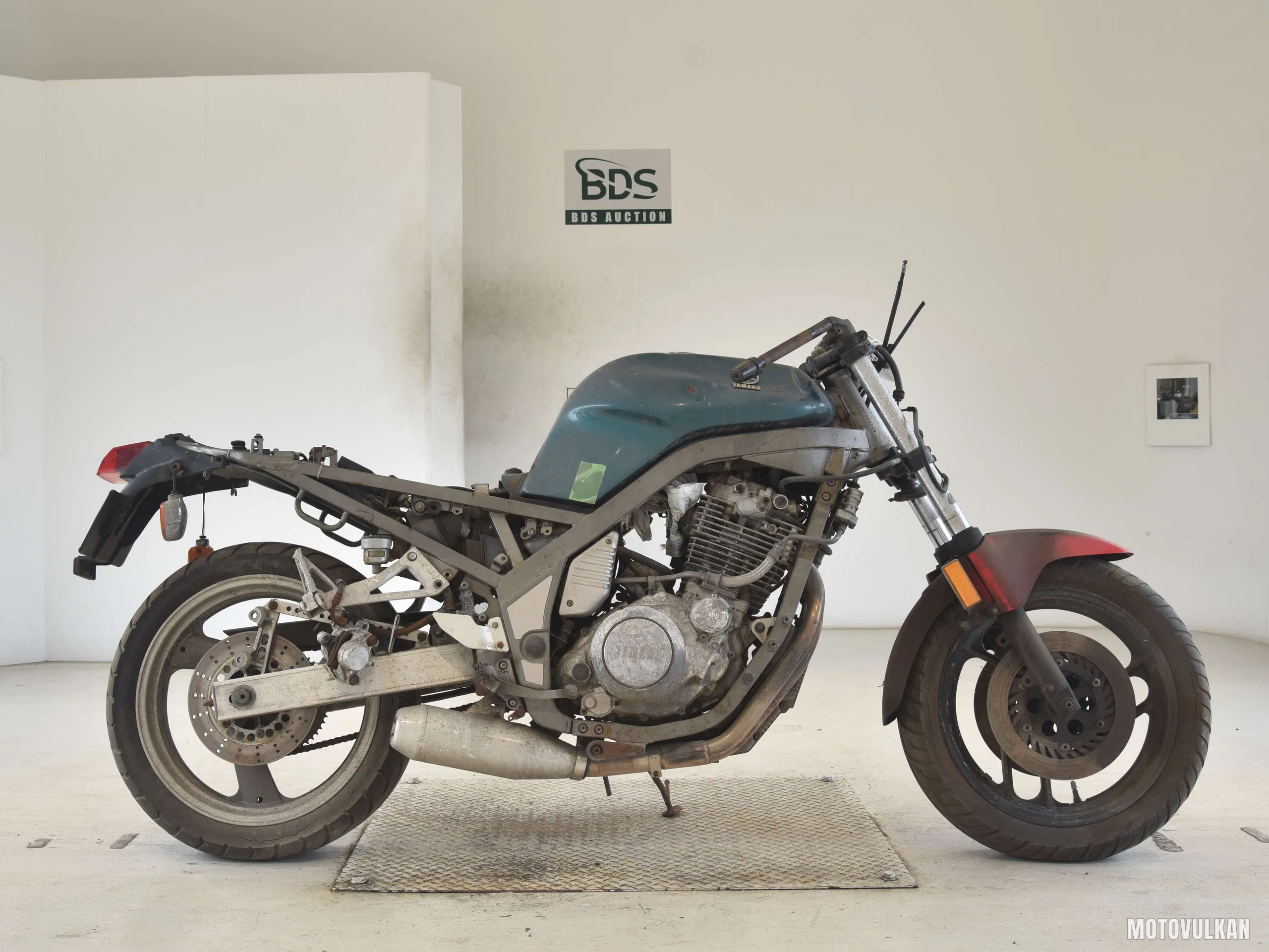 Yamaha SRX400-4
