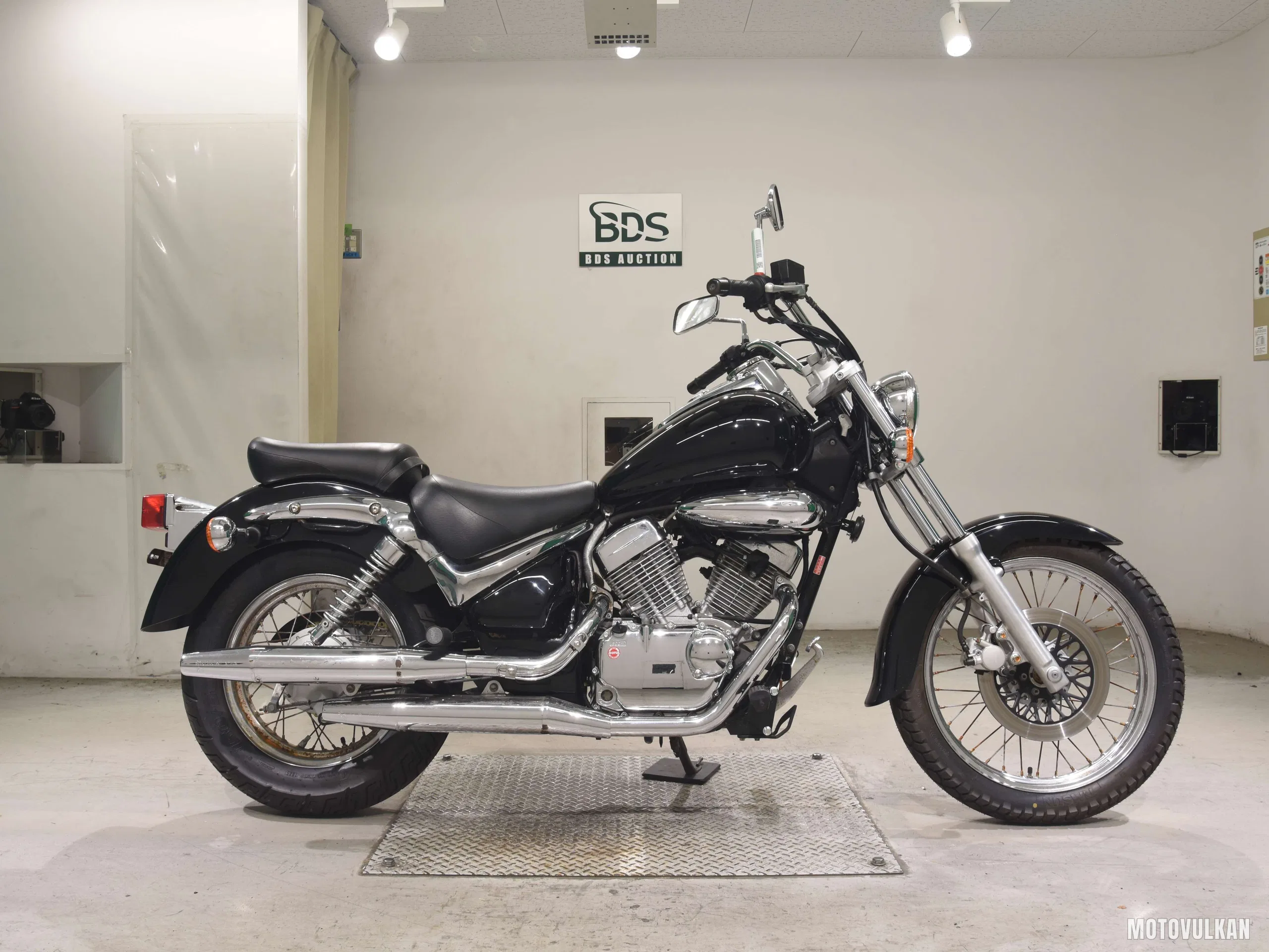 Suzuki INTRUDER250LC