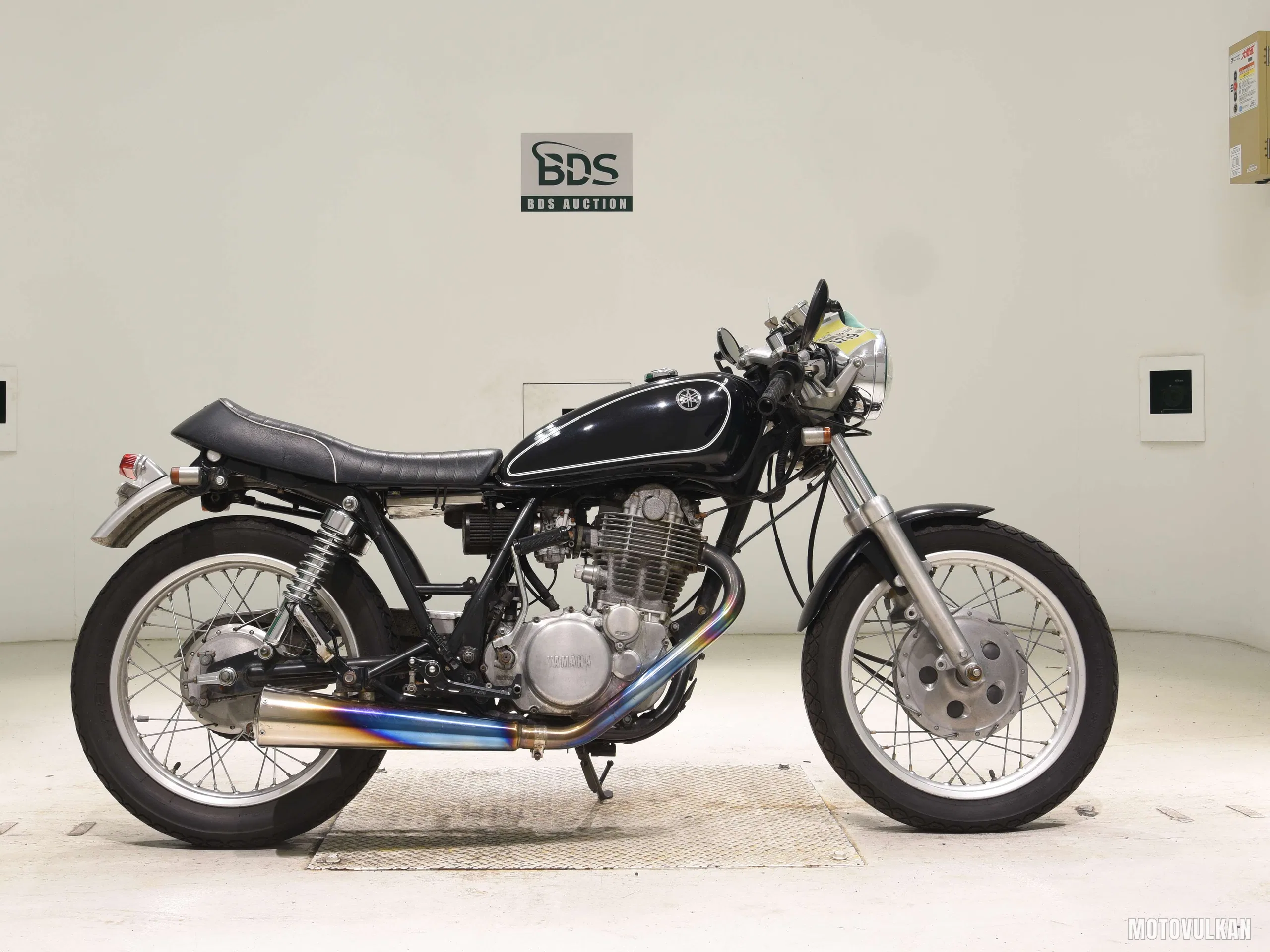 Yamaha SR400-2