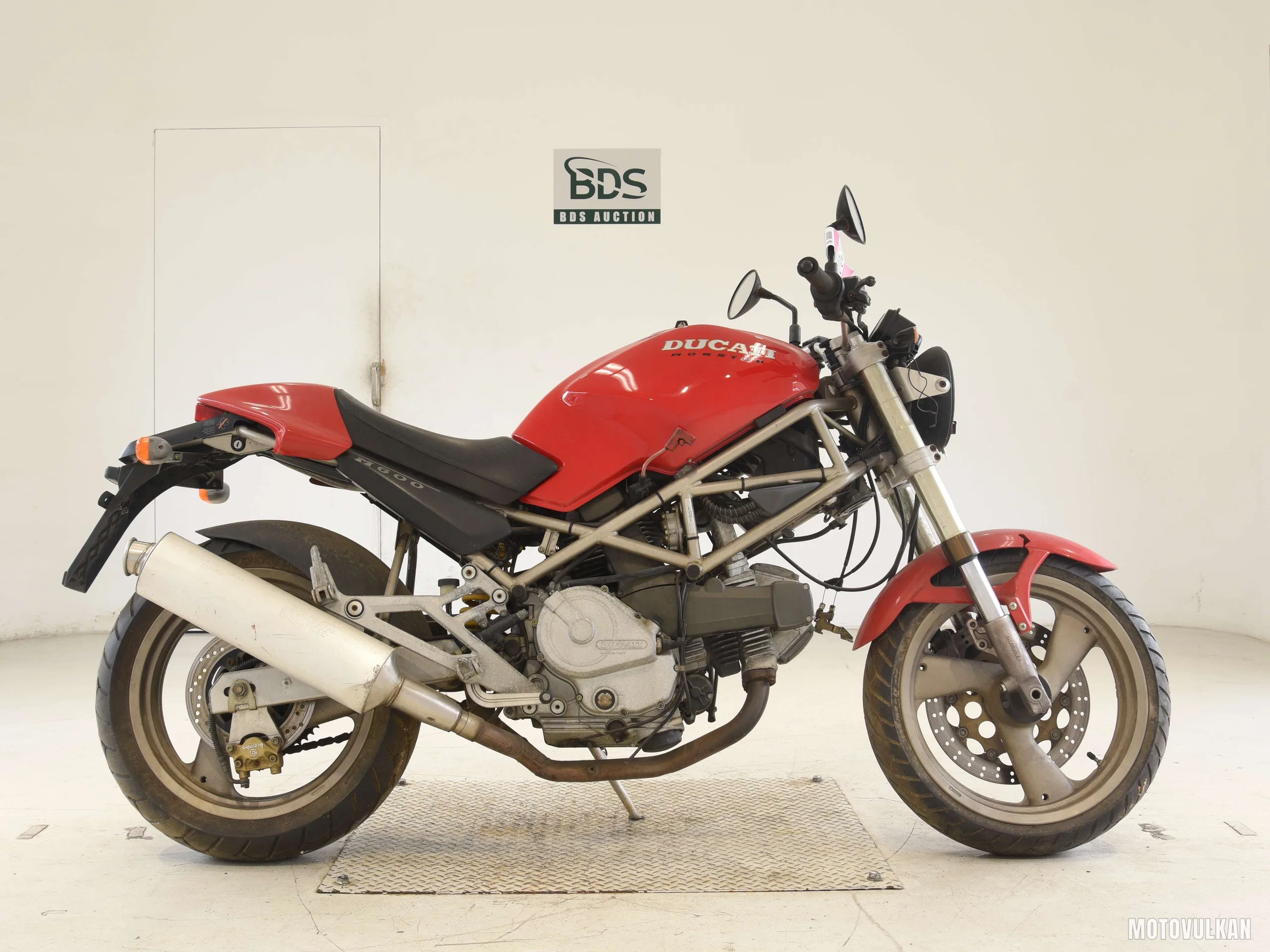  DUCATI M600