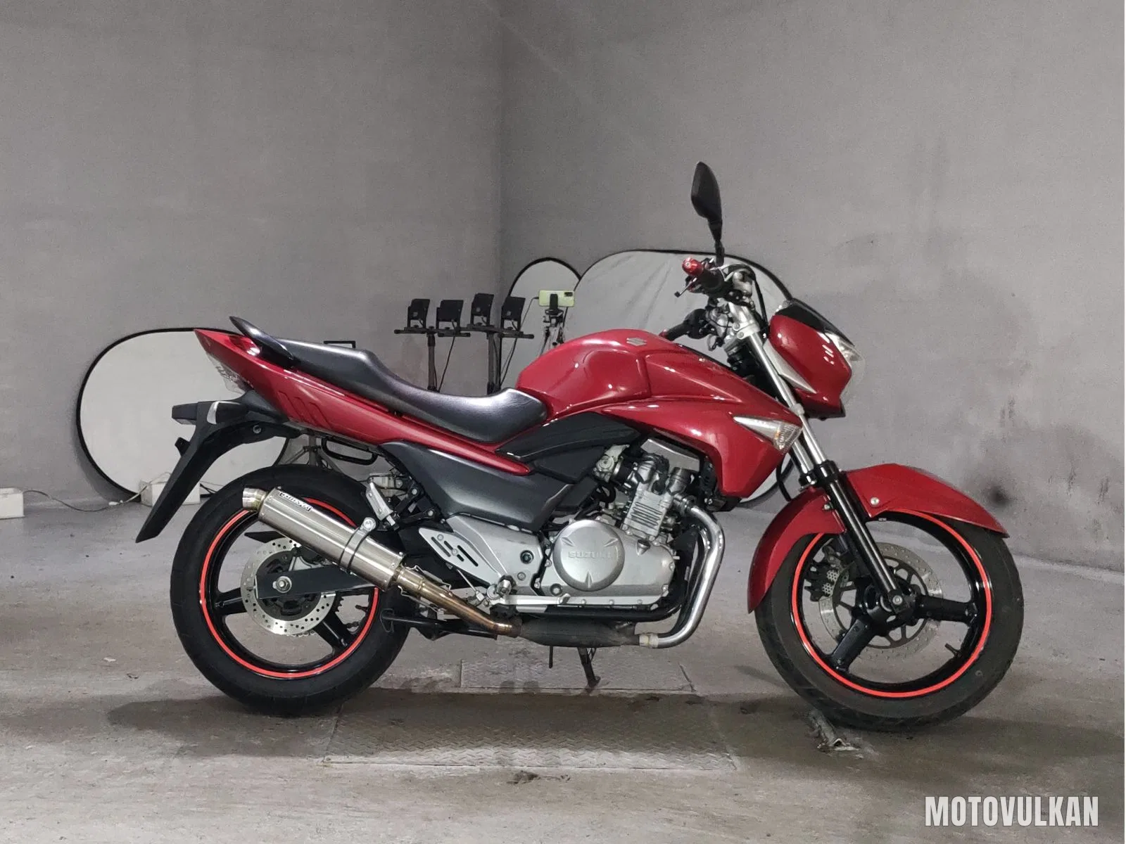Suzuki GSR250