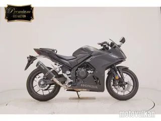 Honda CBR400R-3