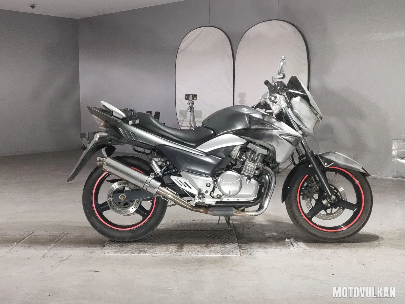 Suzuki GSR250