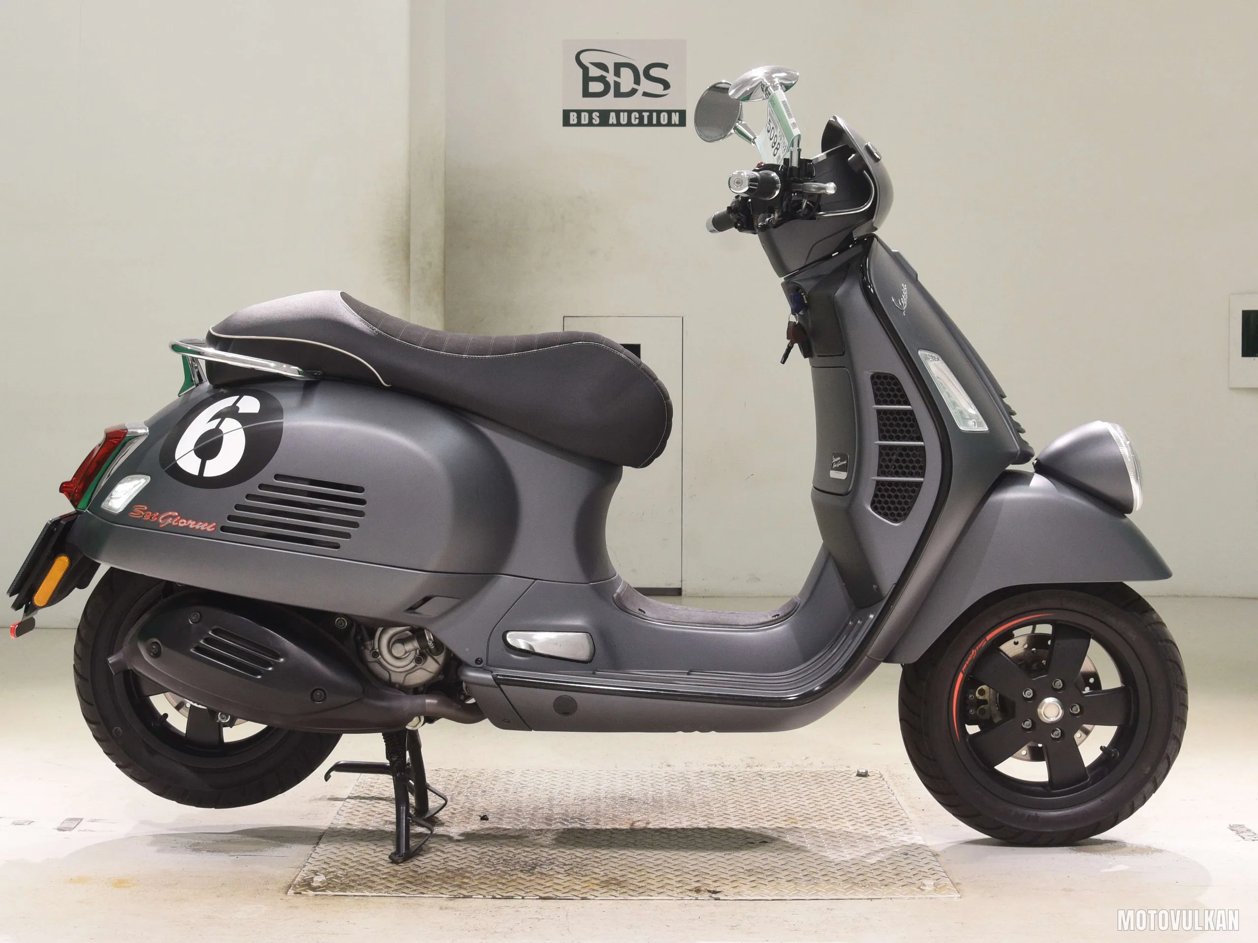  VESPA Sei Giorni 300