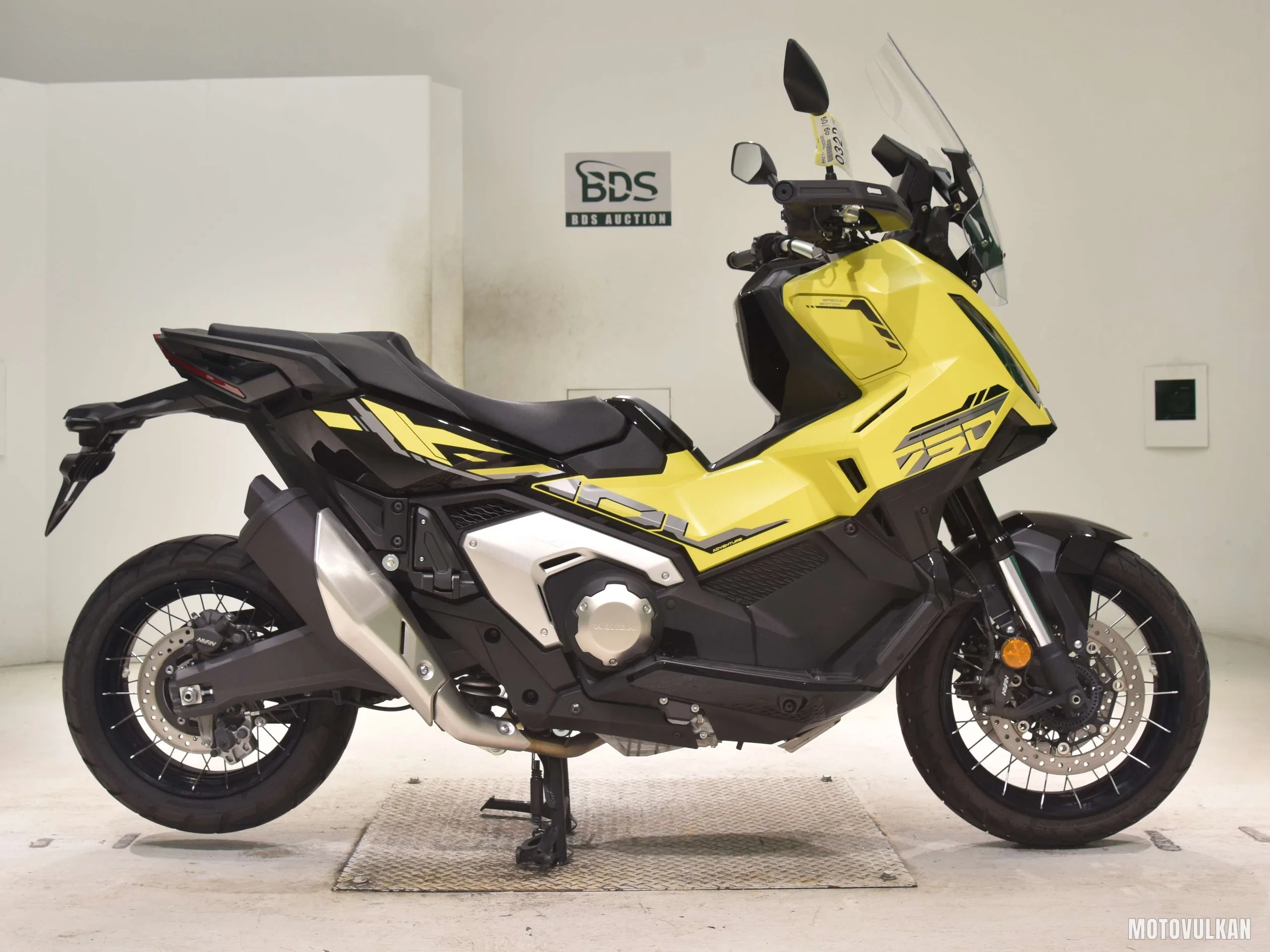 Honda X-ADV750-2