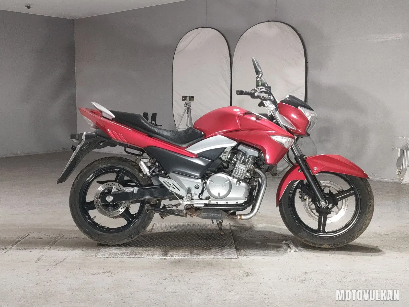 Suzuki GSR250