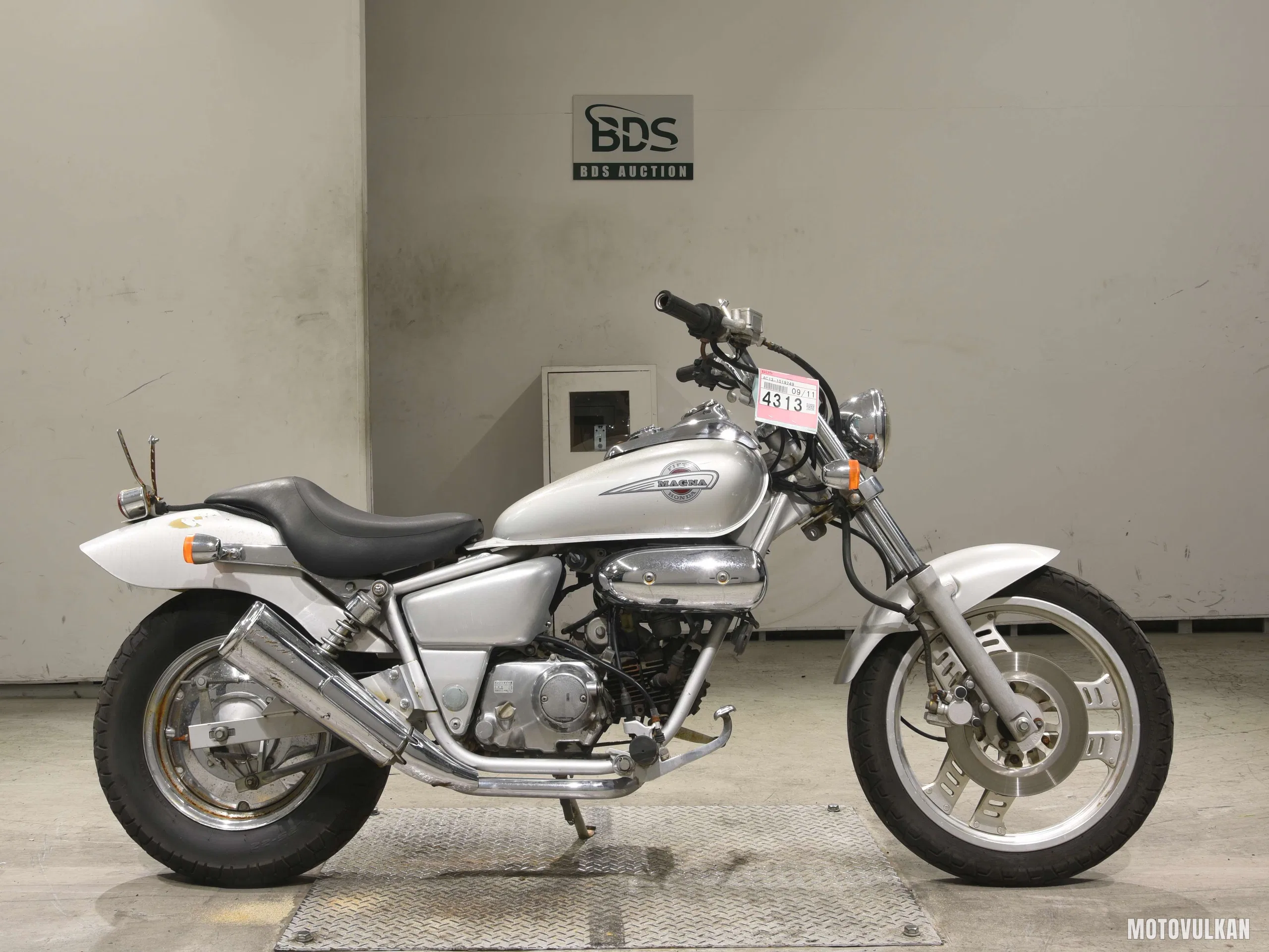Honda MAGNA50