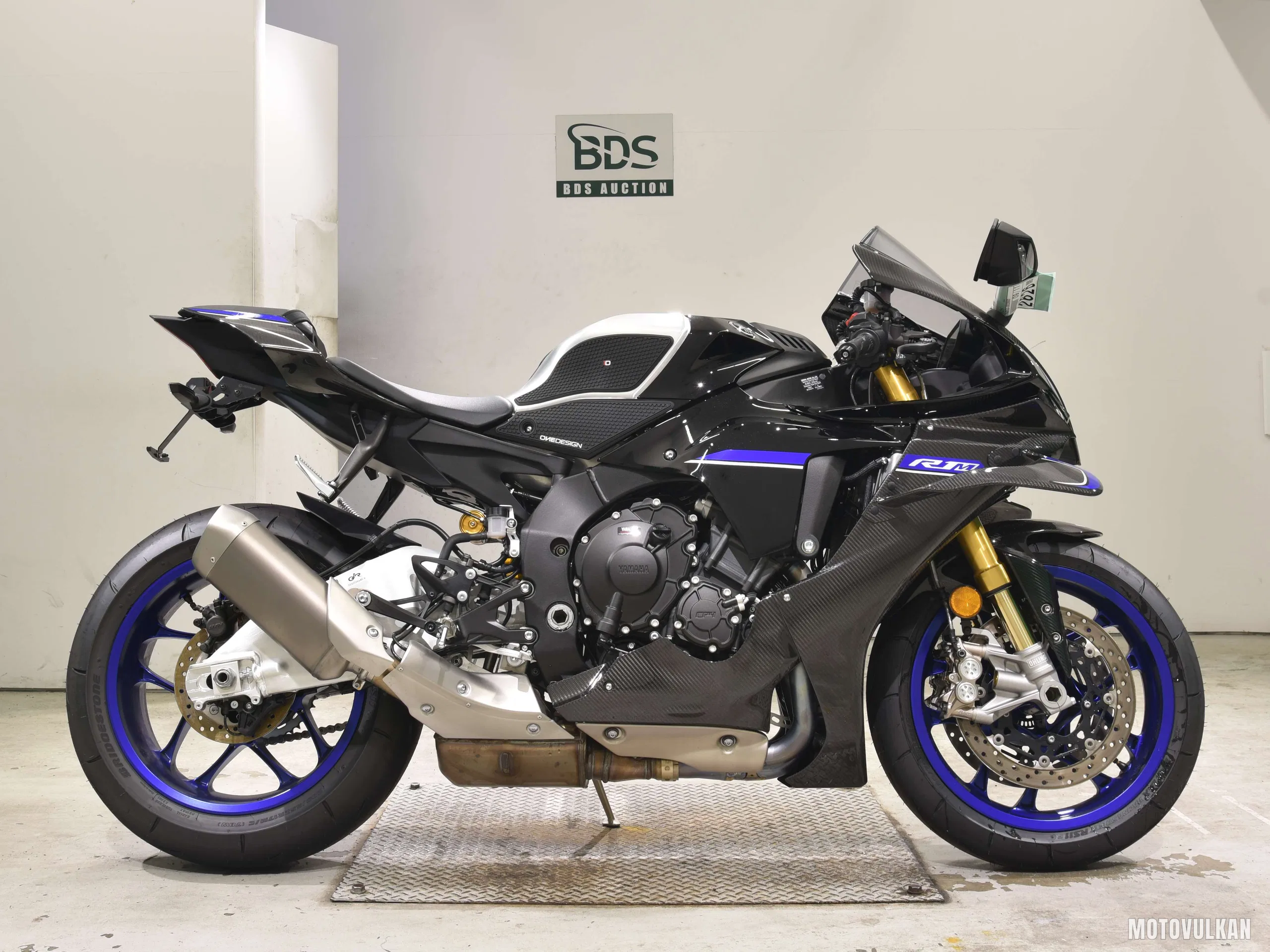 Yamaha YZF-R1M
