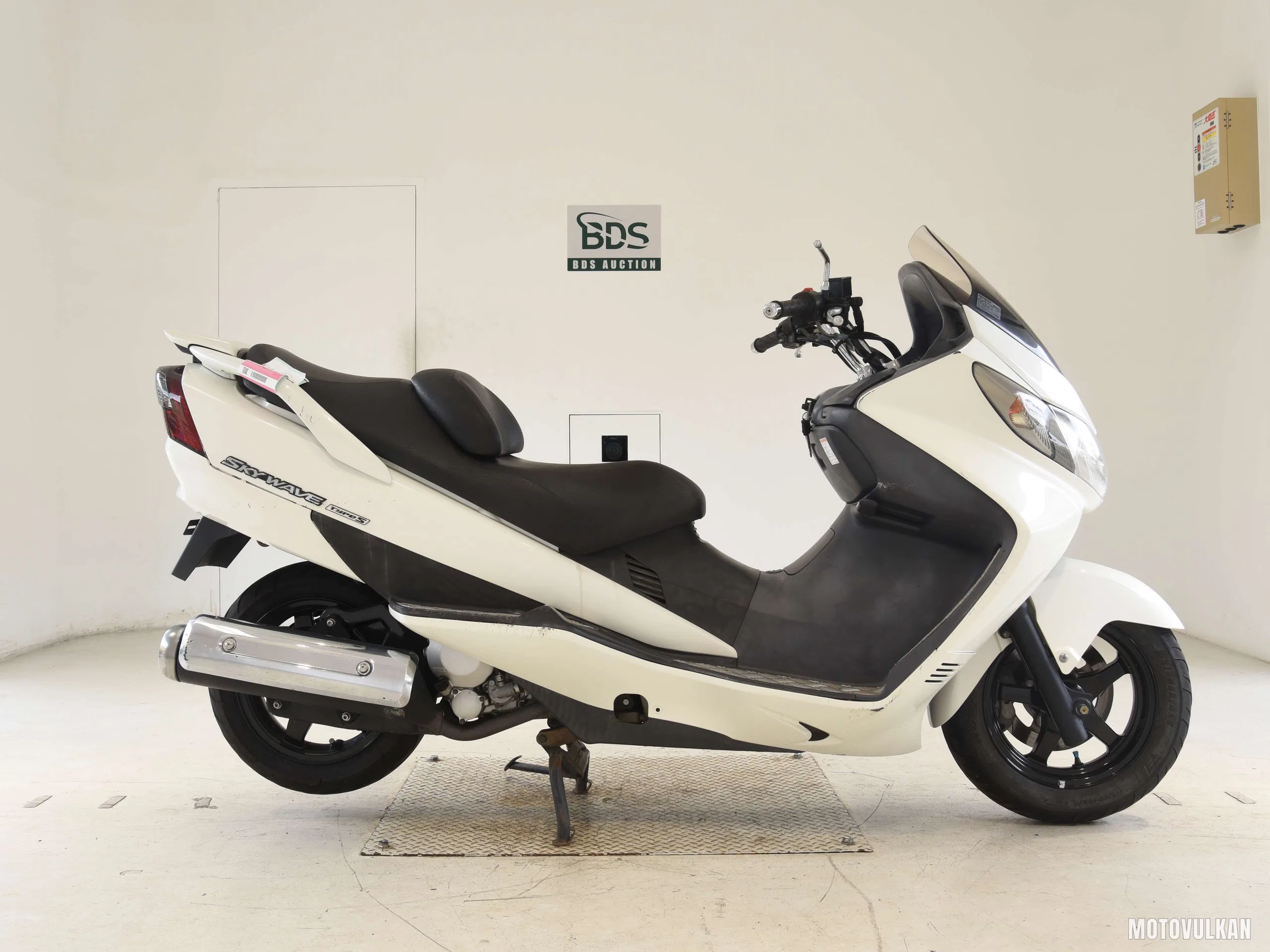 Suzuki SKYWAVE250S-2