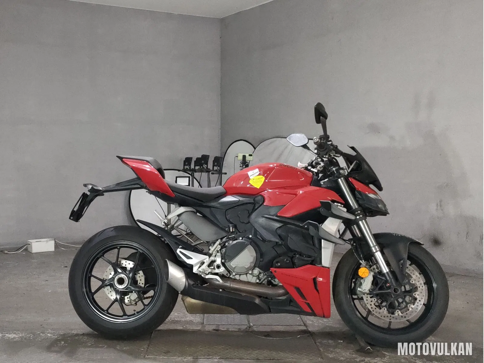 Ducati Ducati Street ファイターV2