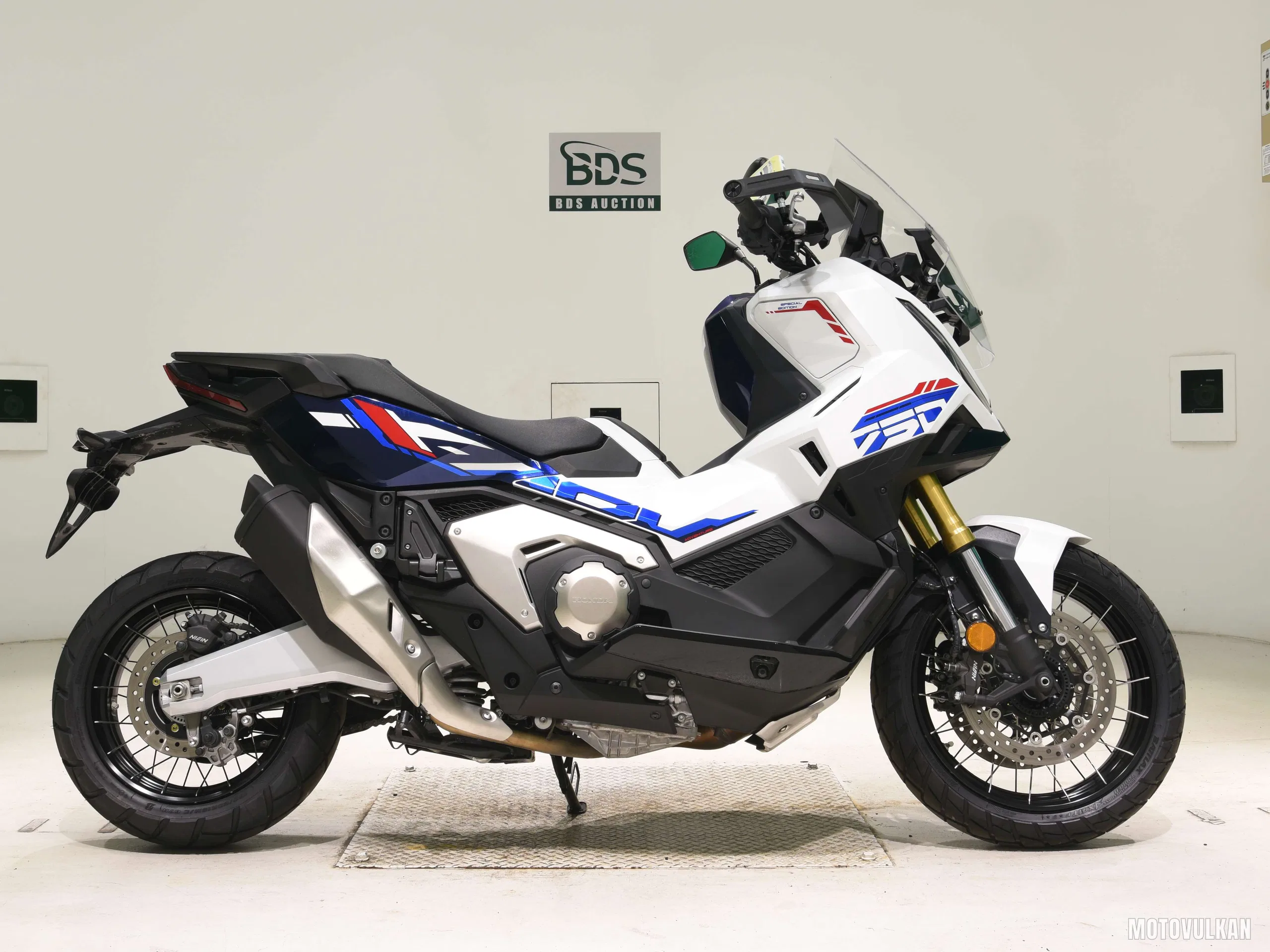 Honda X-ADV750-2