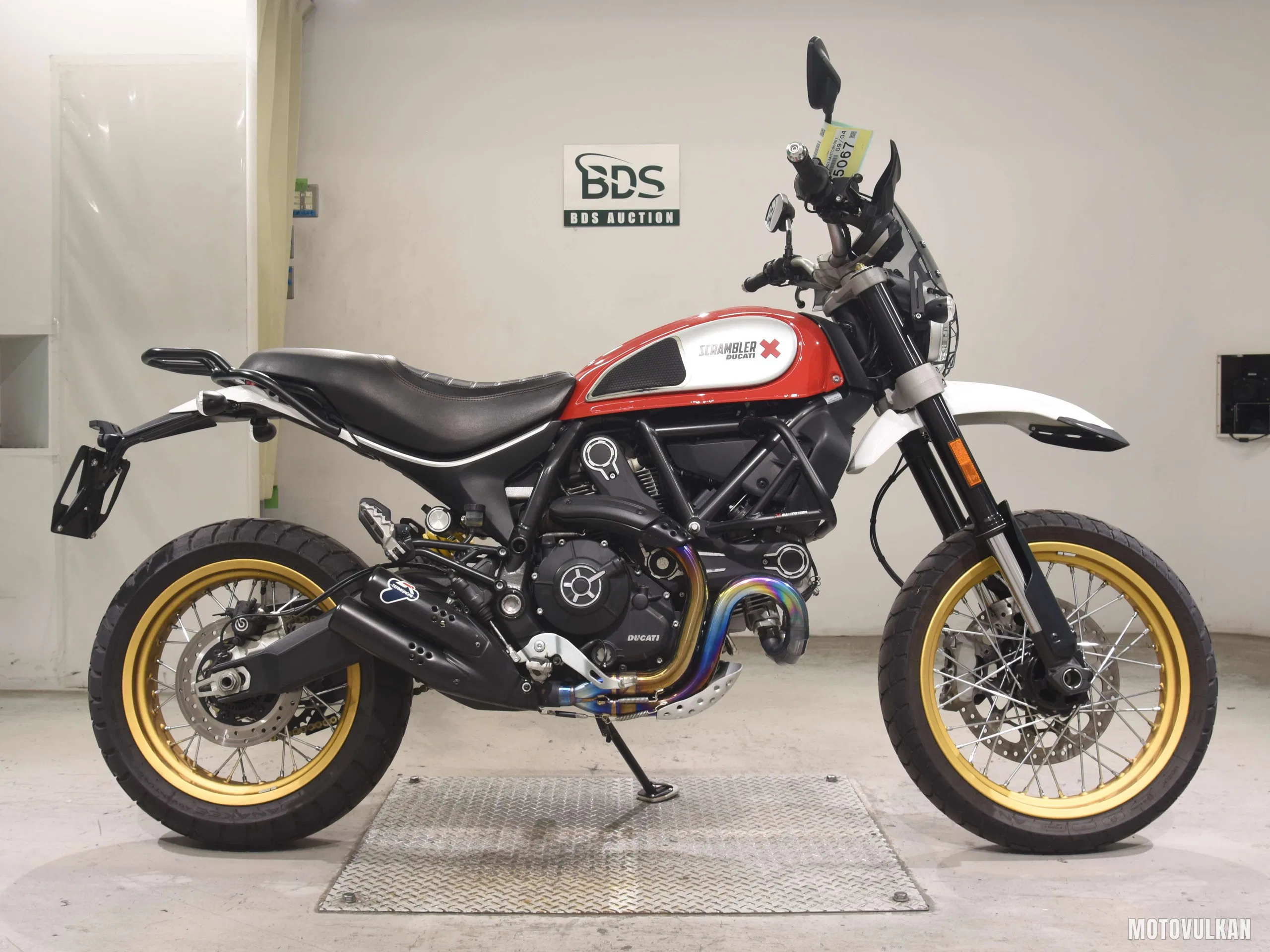  DUCATI SCRAMBLER Desert ス