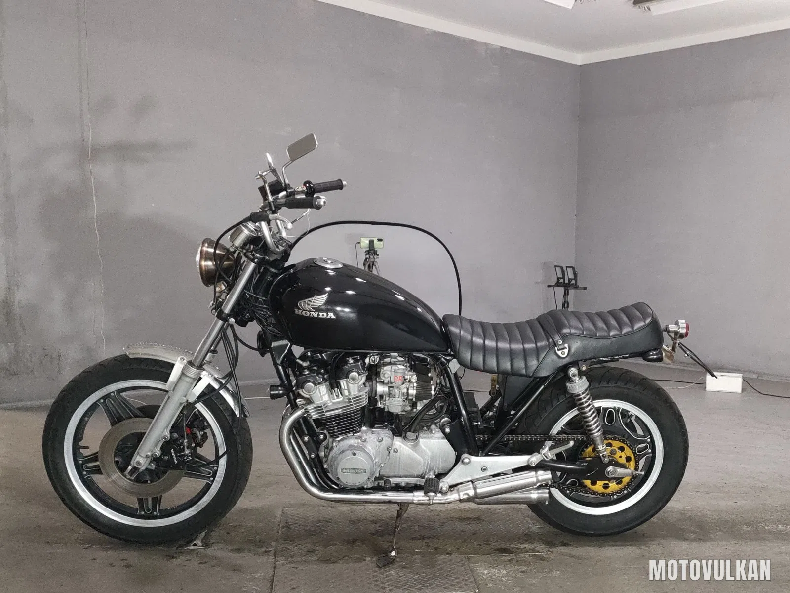 Honda CB750 Custom