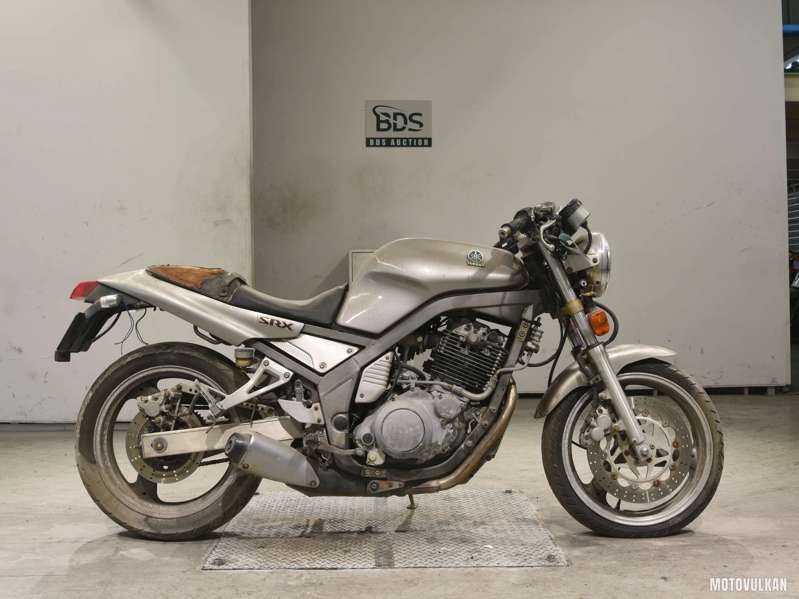 Yamaha SRX600-4