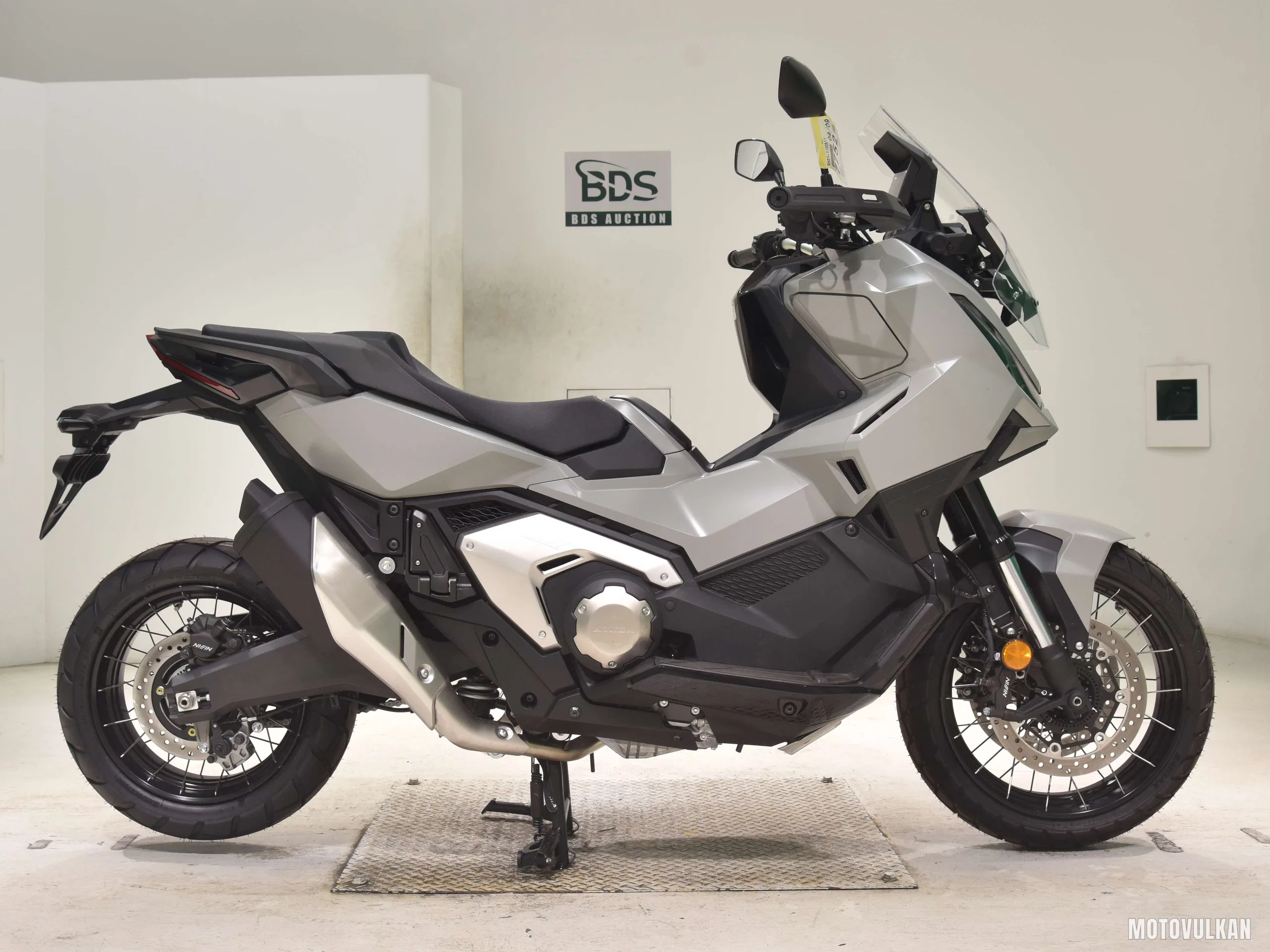 Honda X-ADV750-2