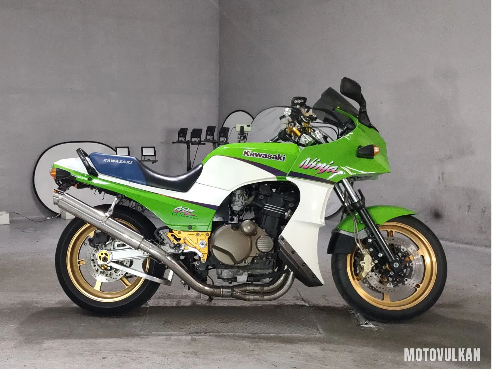 Kawasaki GPZ900R