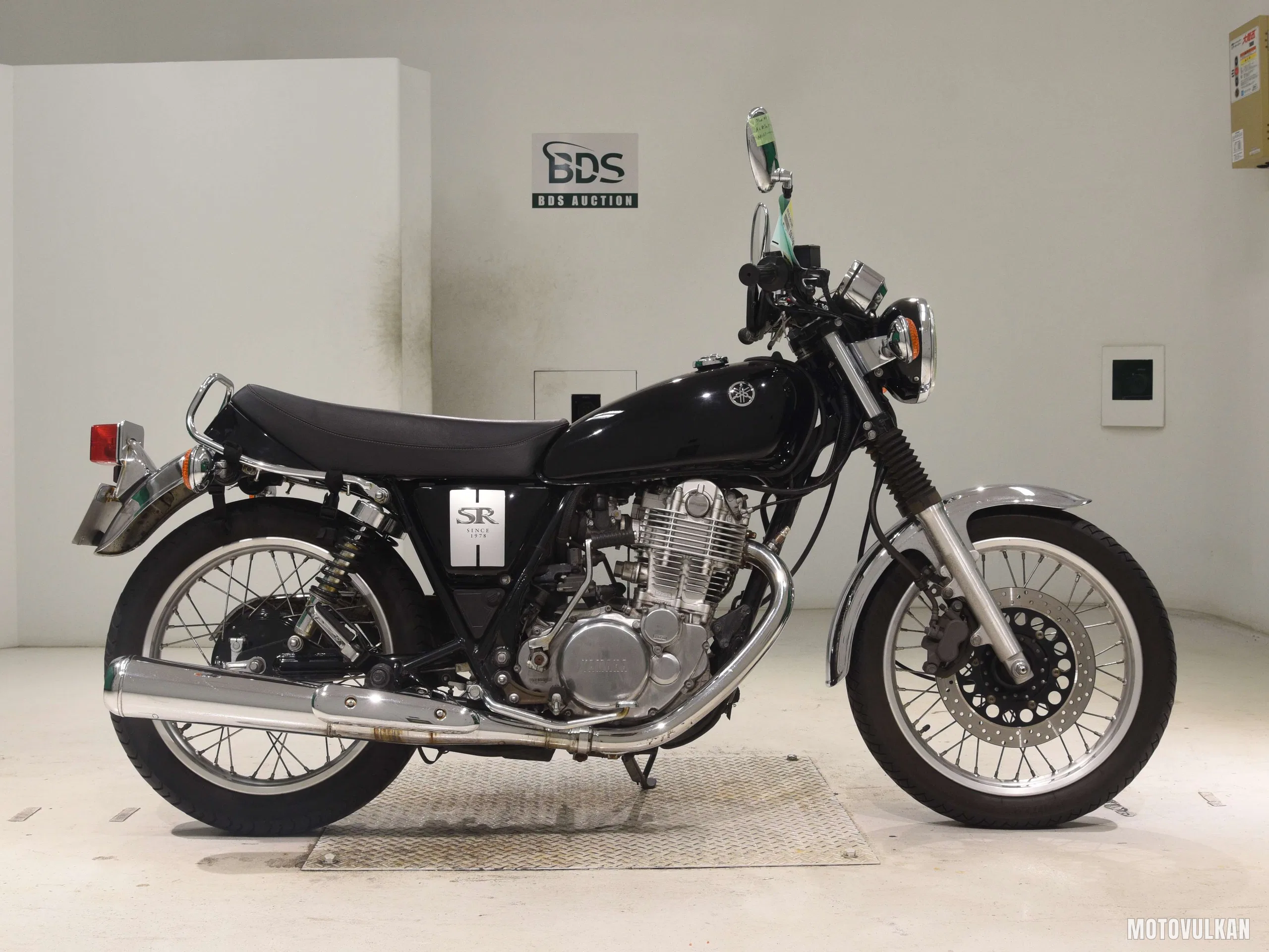 Yamaha SR400