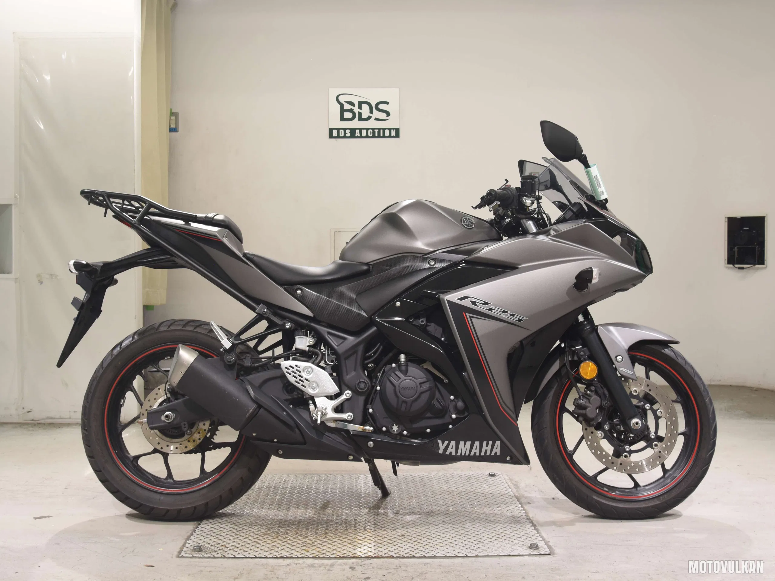 Yamaha YZF-R25A