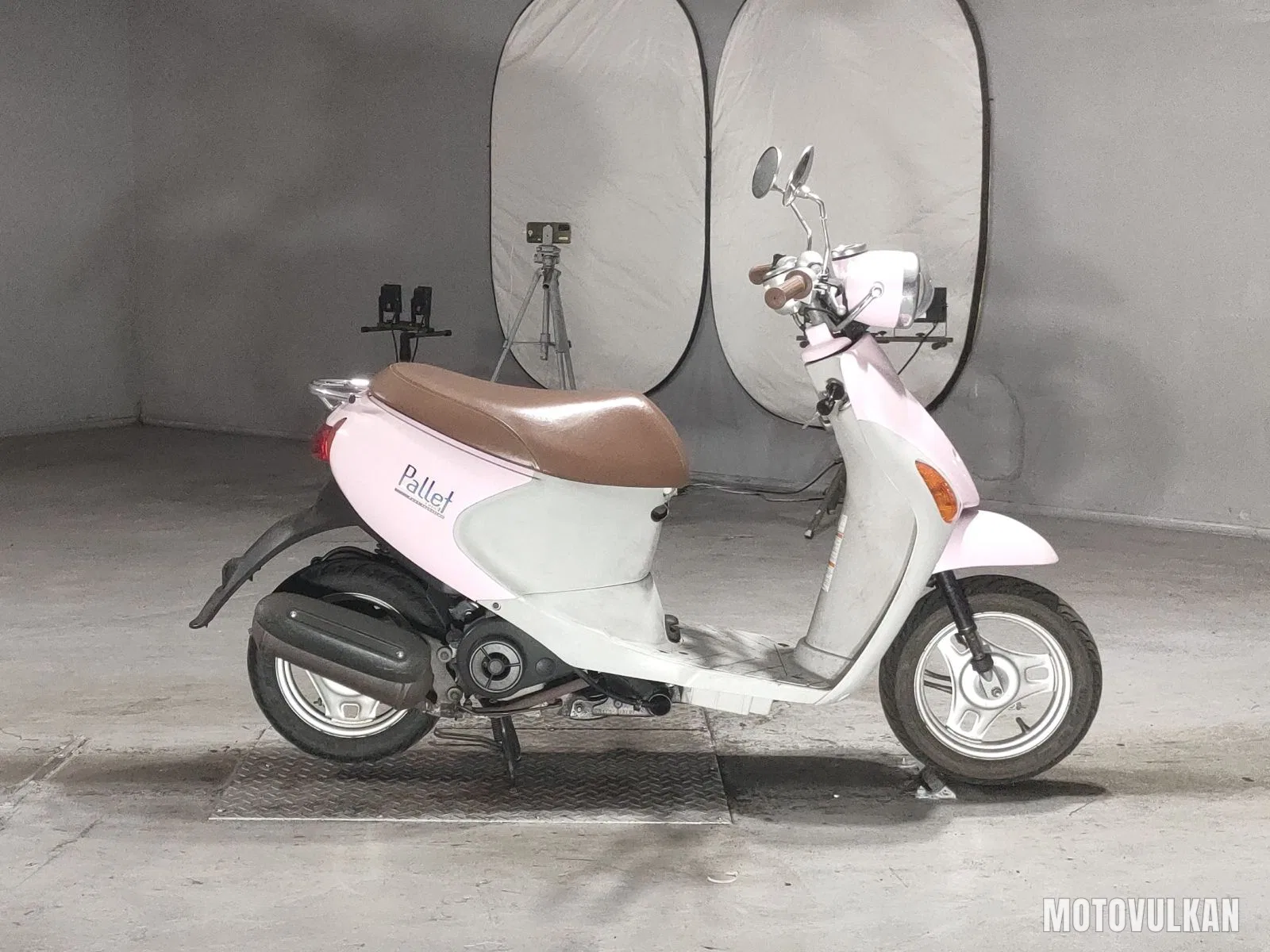 Suzuki Let's 4 Pallet