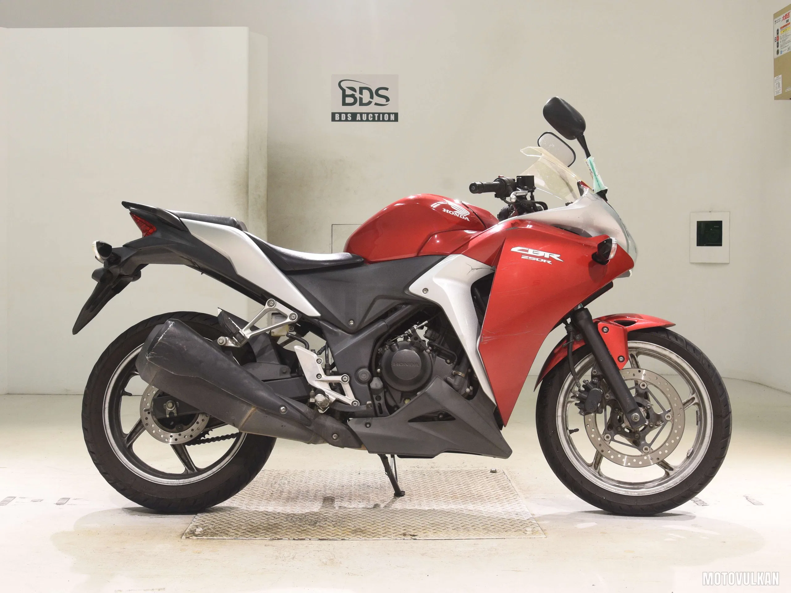 Honda CBR250R-3