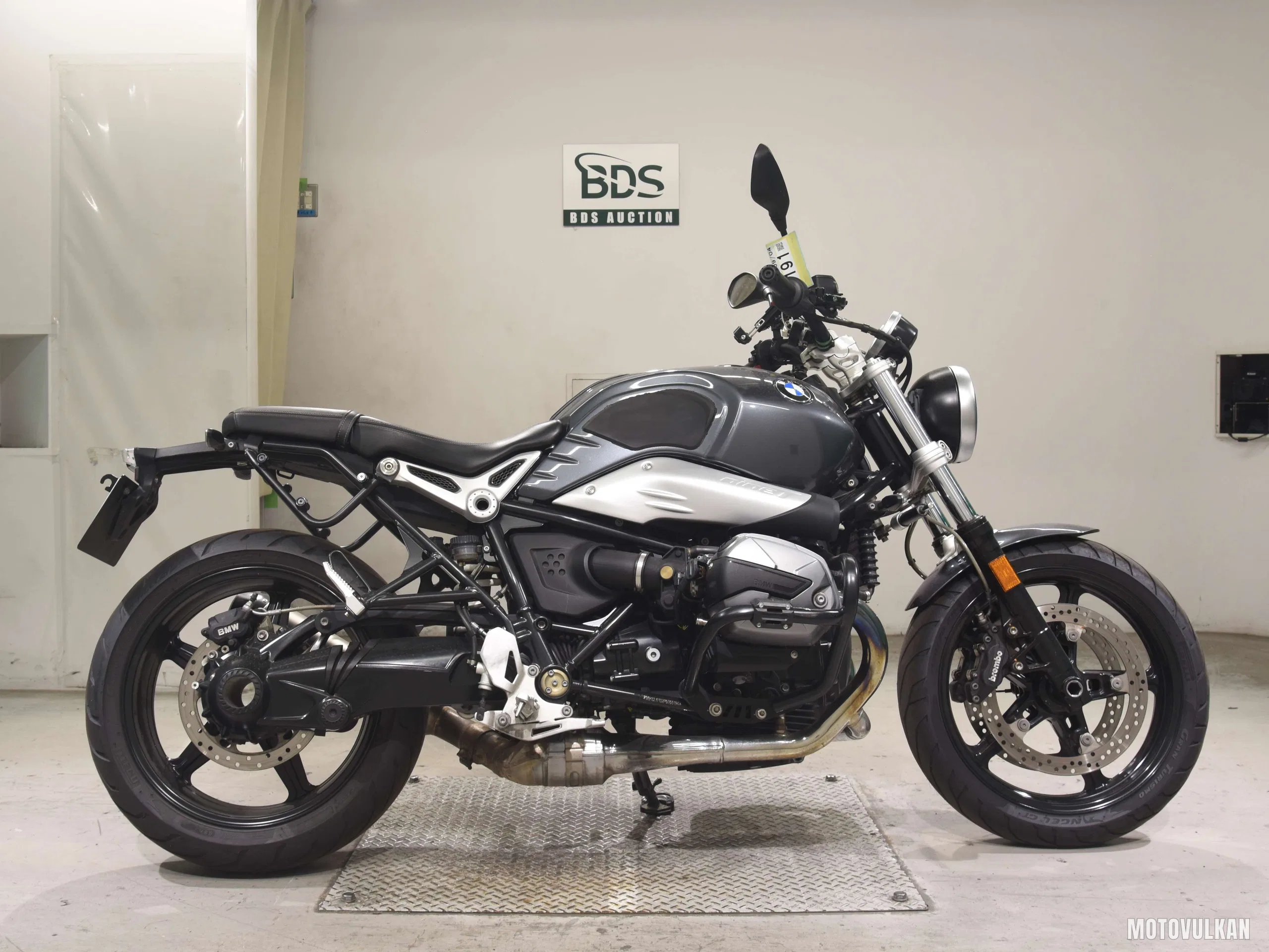  BMWR NINE T Pure