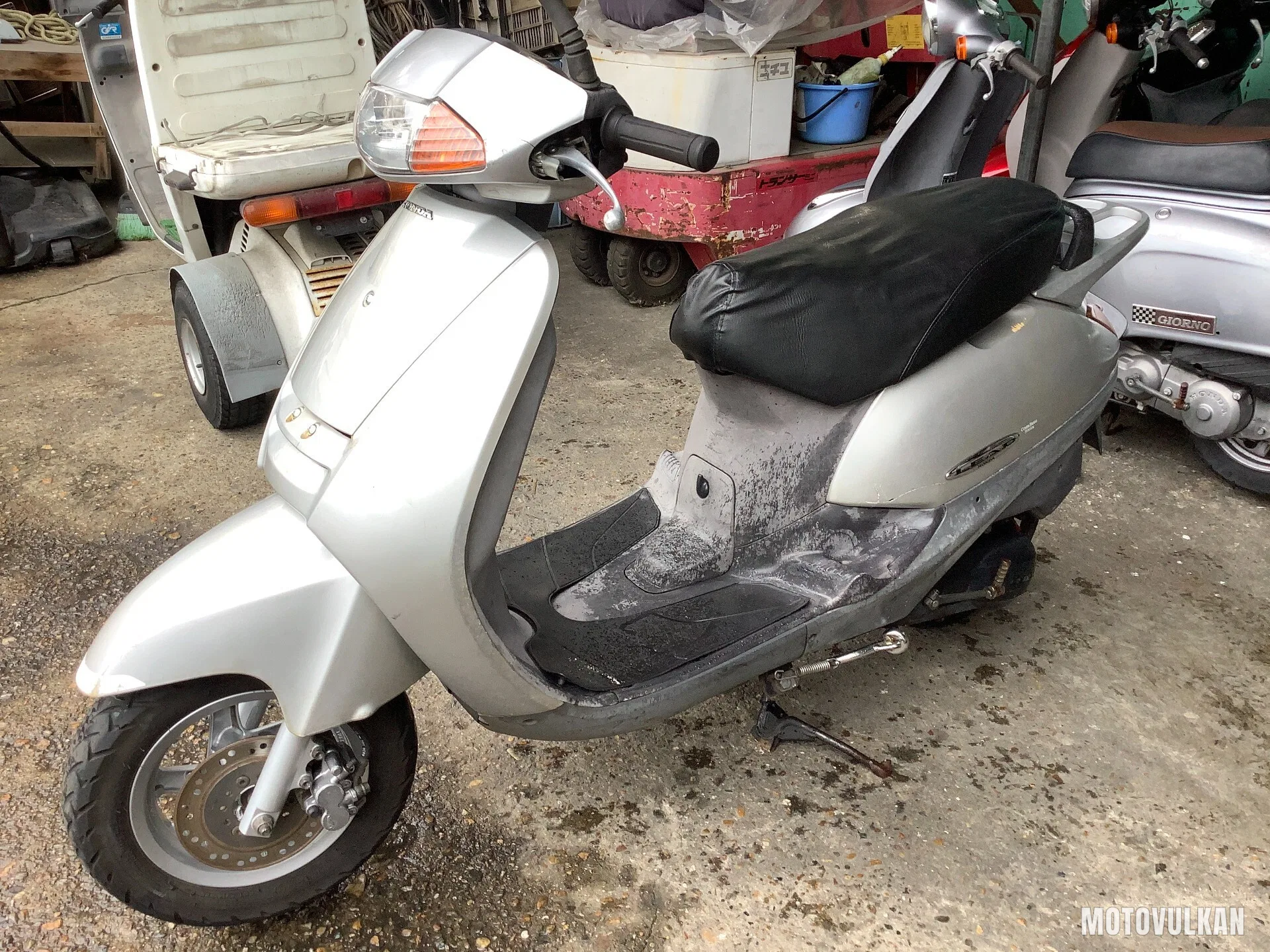 Honda Lead 100