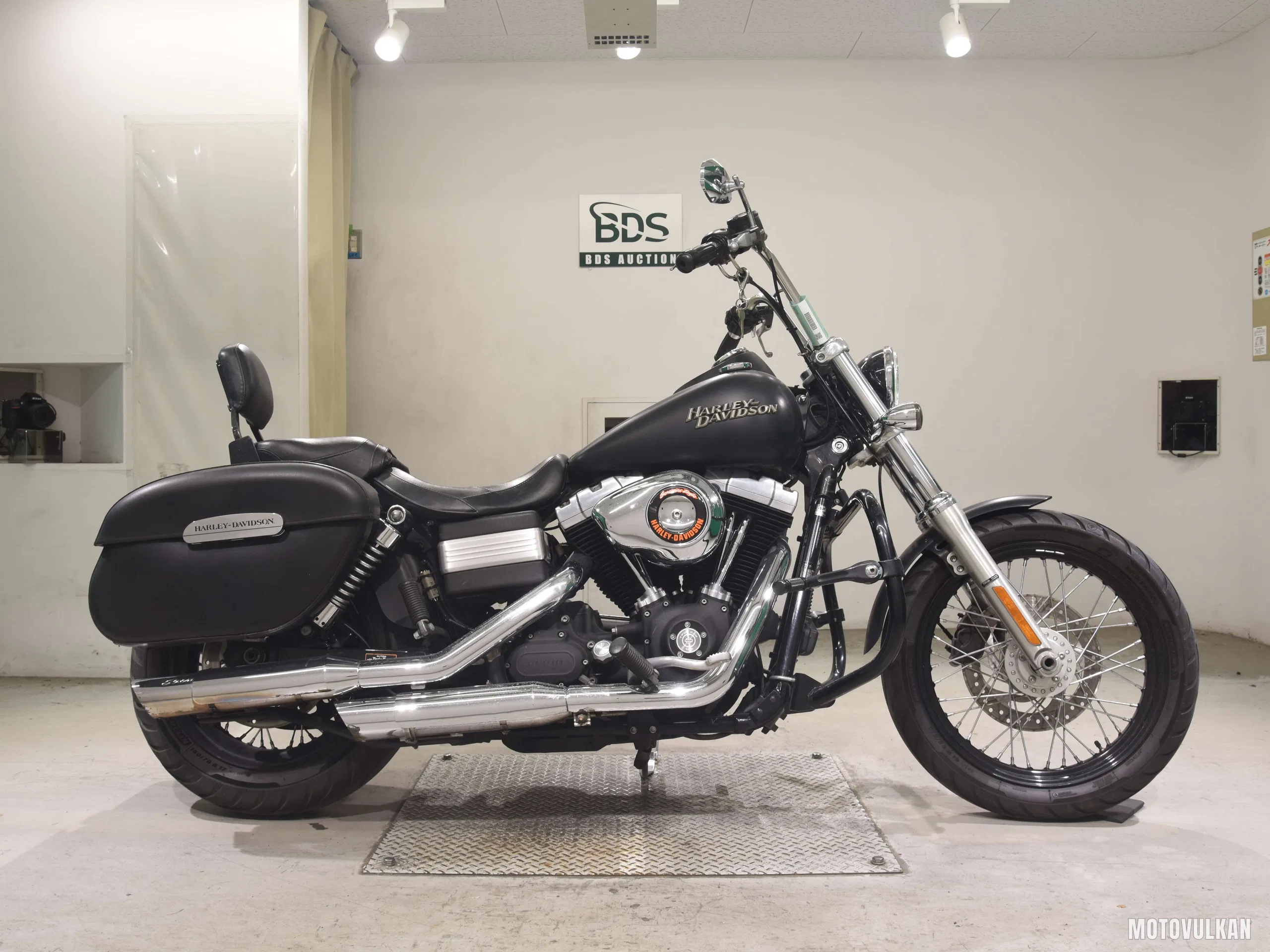  HD. FXDB1580