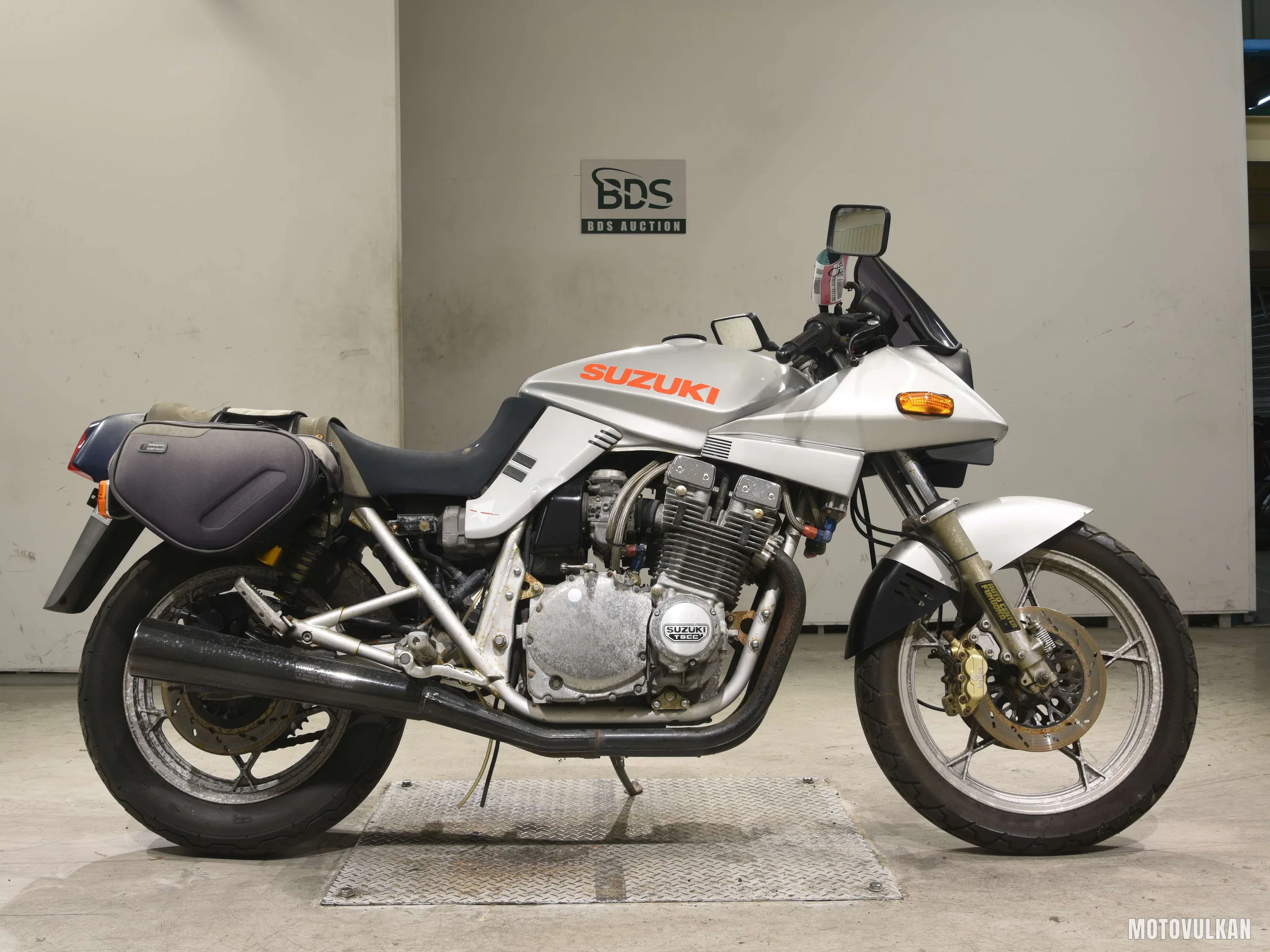 Suzuki GSX1100S KATANA