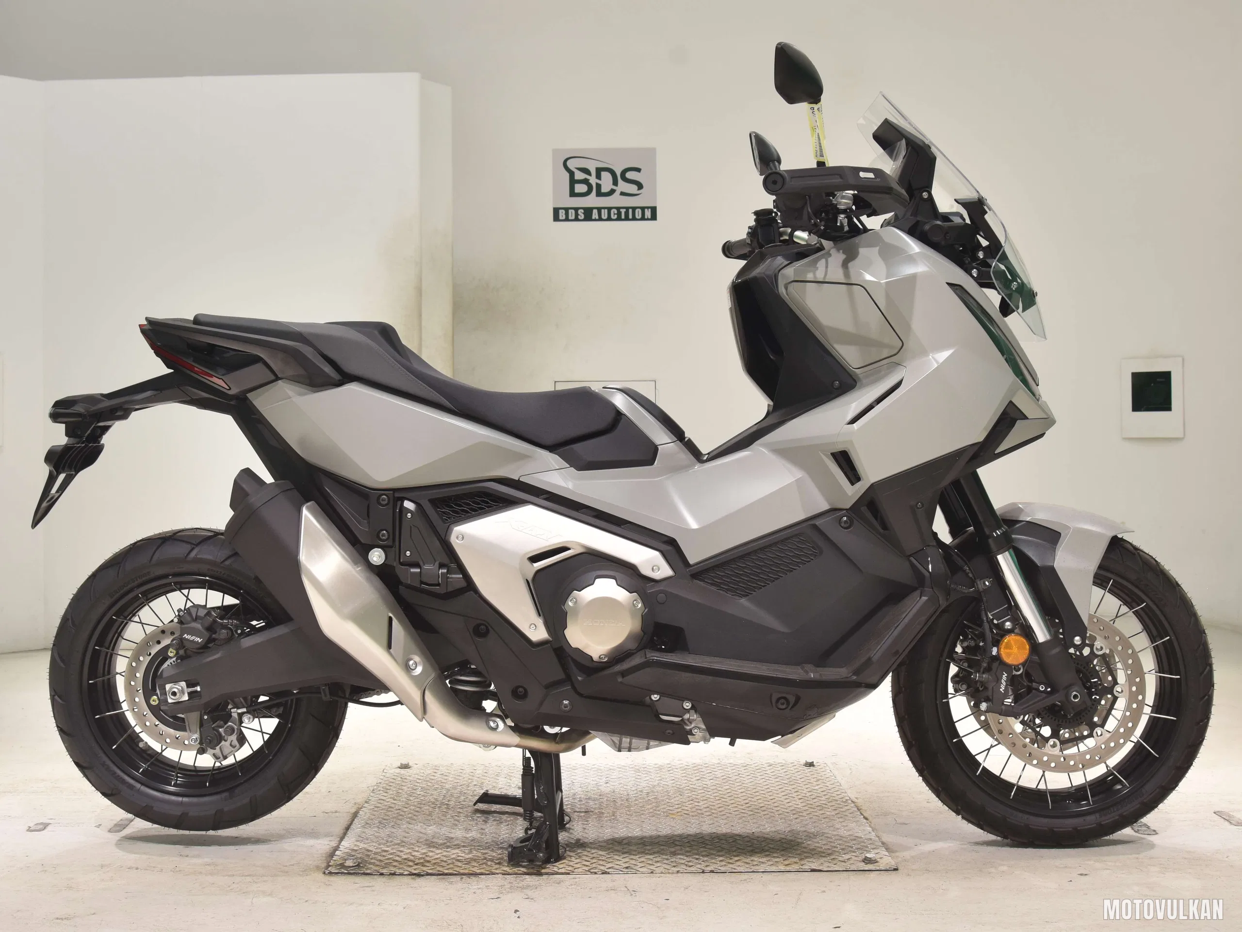 Honda X-ADV750-2