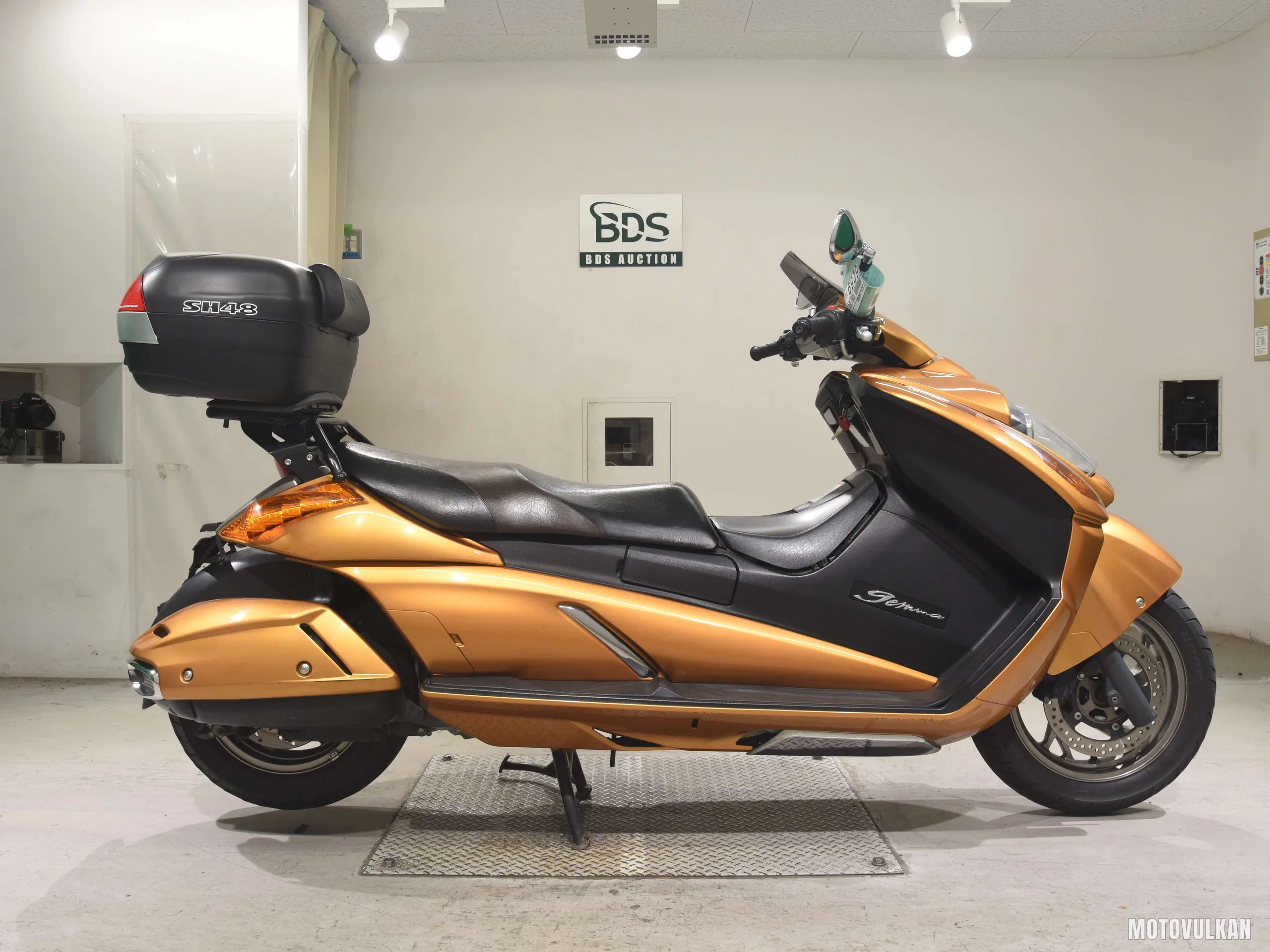 Suzuki GEMMA250