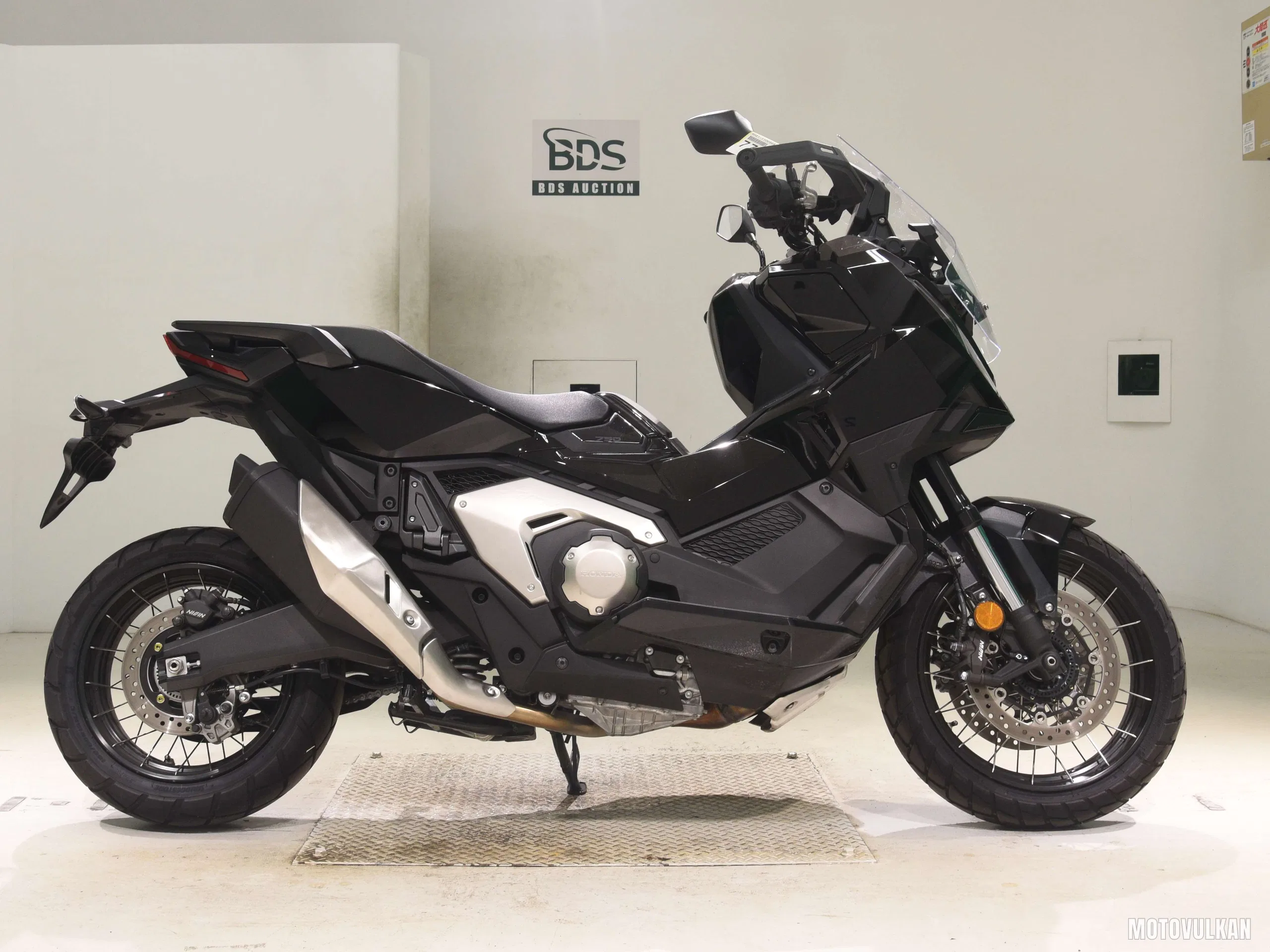 Honda X-ADV750-2