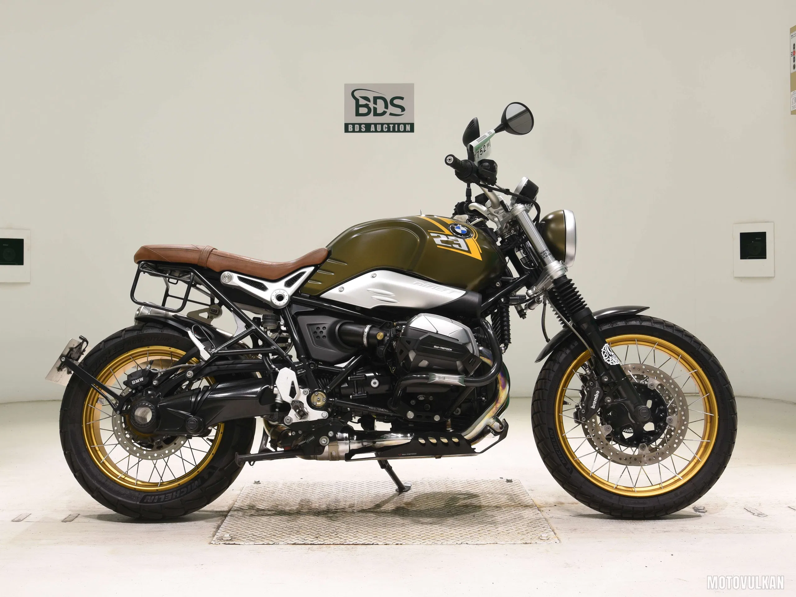  BMWR NINE TSCRAMBLER
