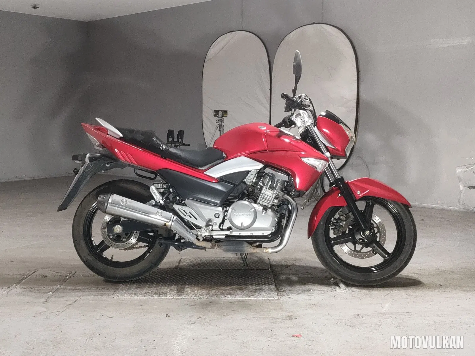 Suzuki GSR250