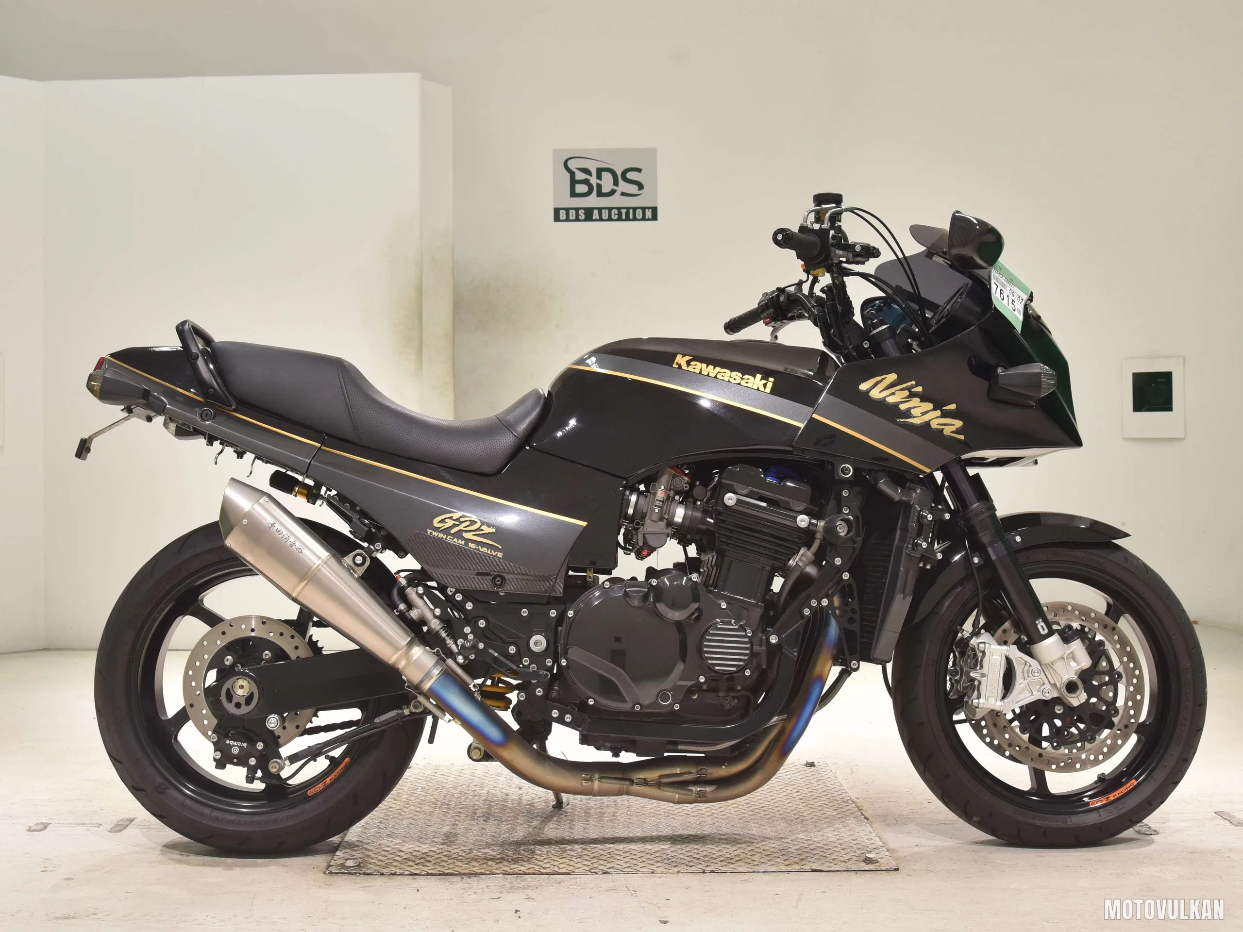 Kawasaki GPZ900R